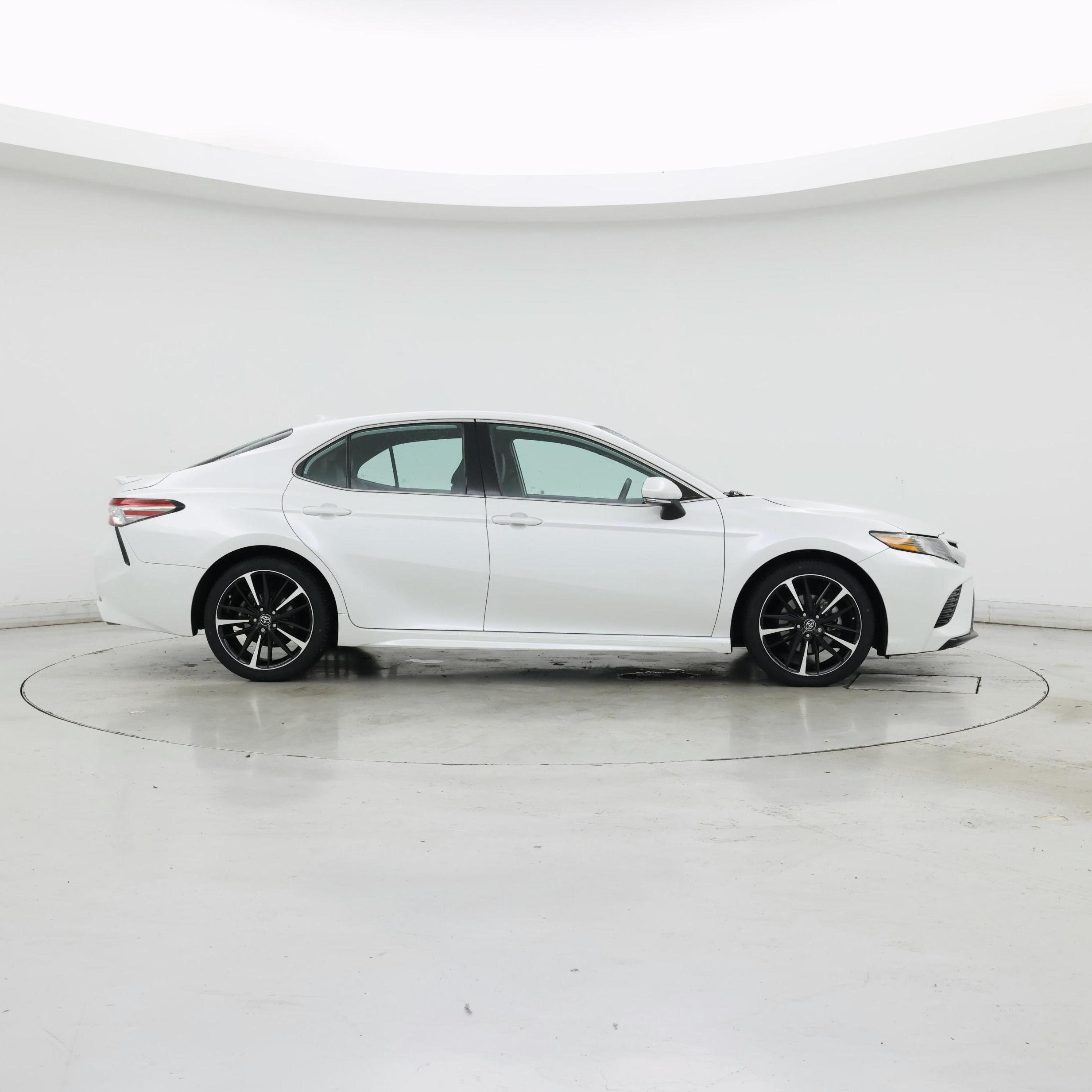 Thumbnail: 2019 Toyota Camry - 7
