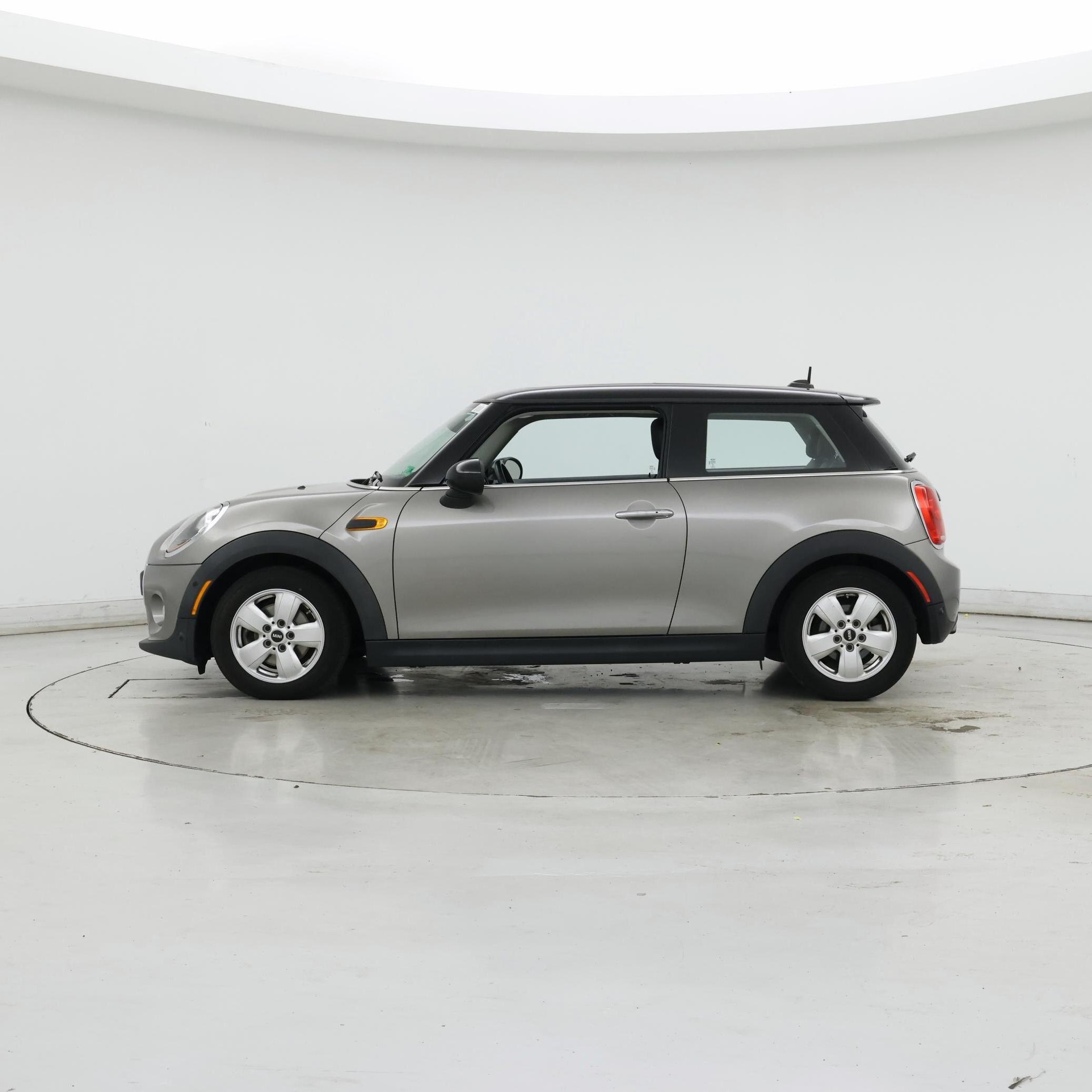 Thumbnail: 2018 MINI Cooper Hardtop - 3