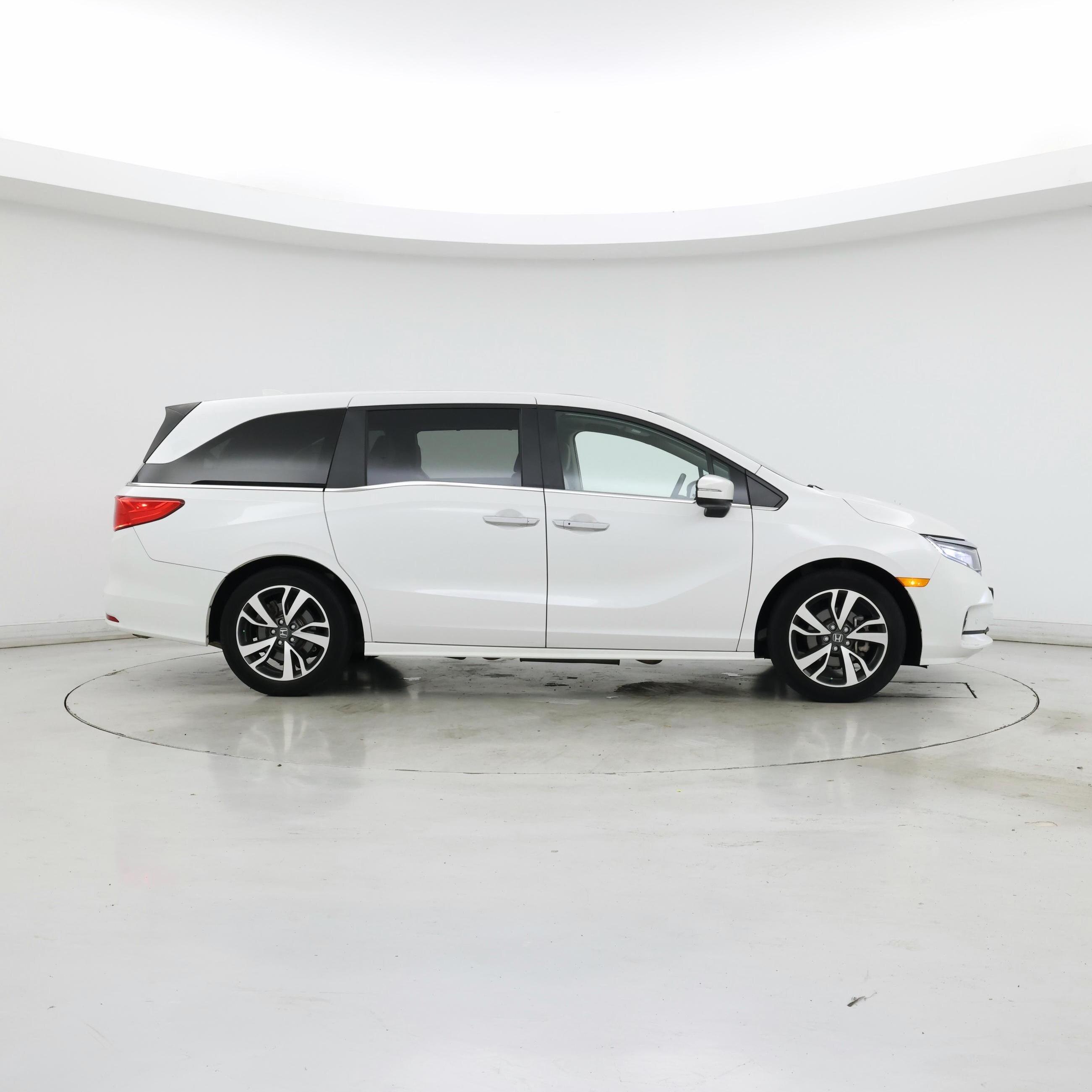 Thumbnail: 2023 Honda Odyssey - 7