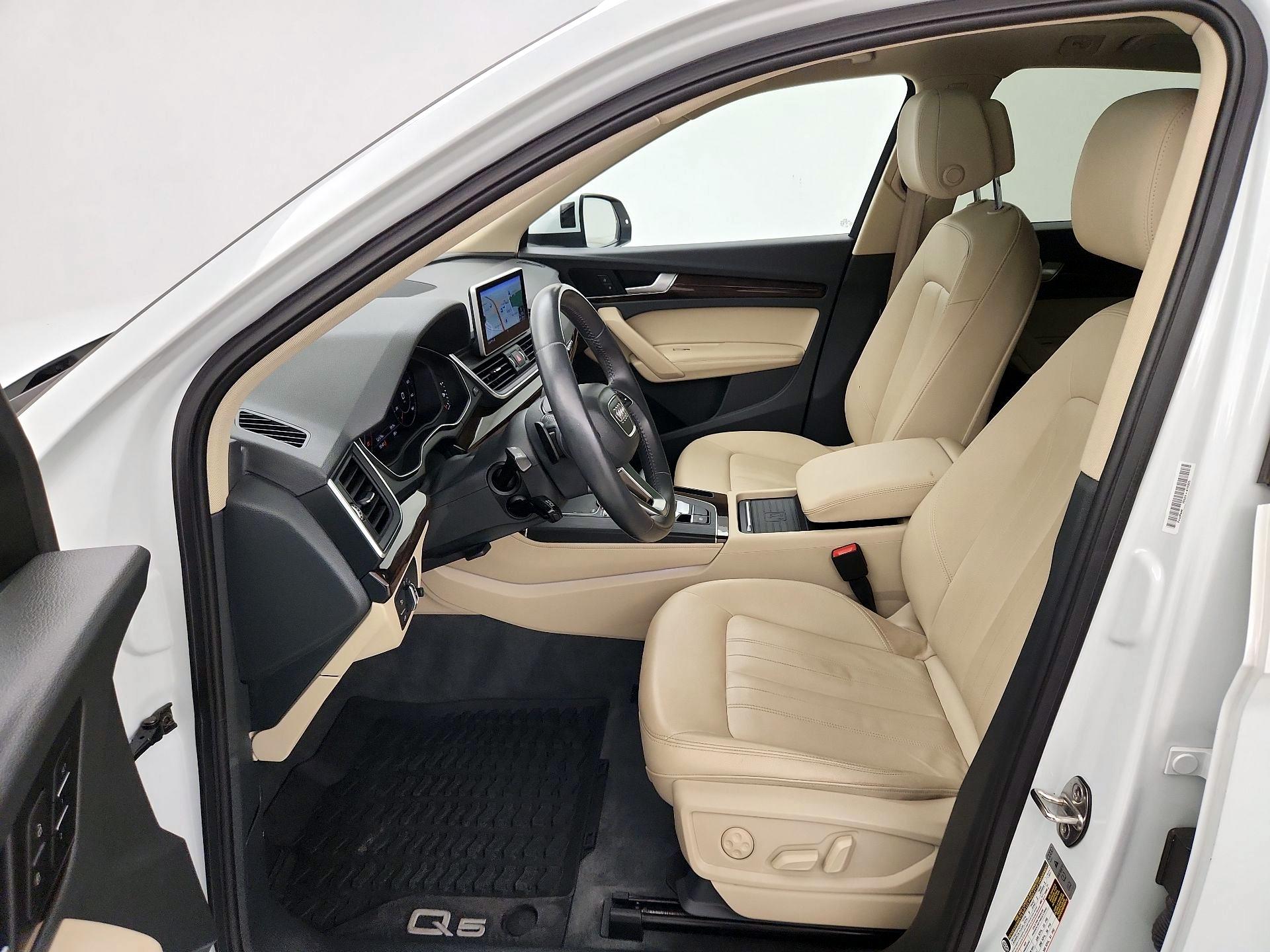 Thumbnail: 2020 Audi Q5 - 11