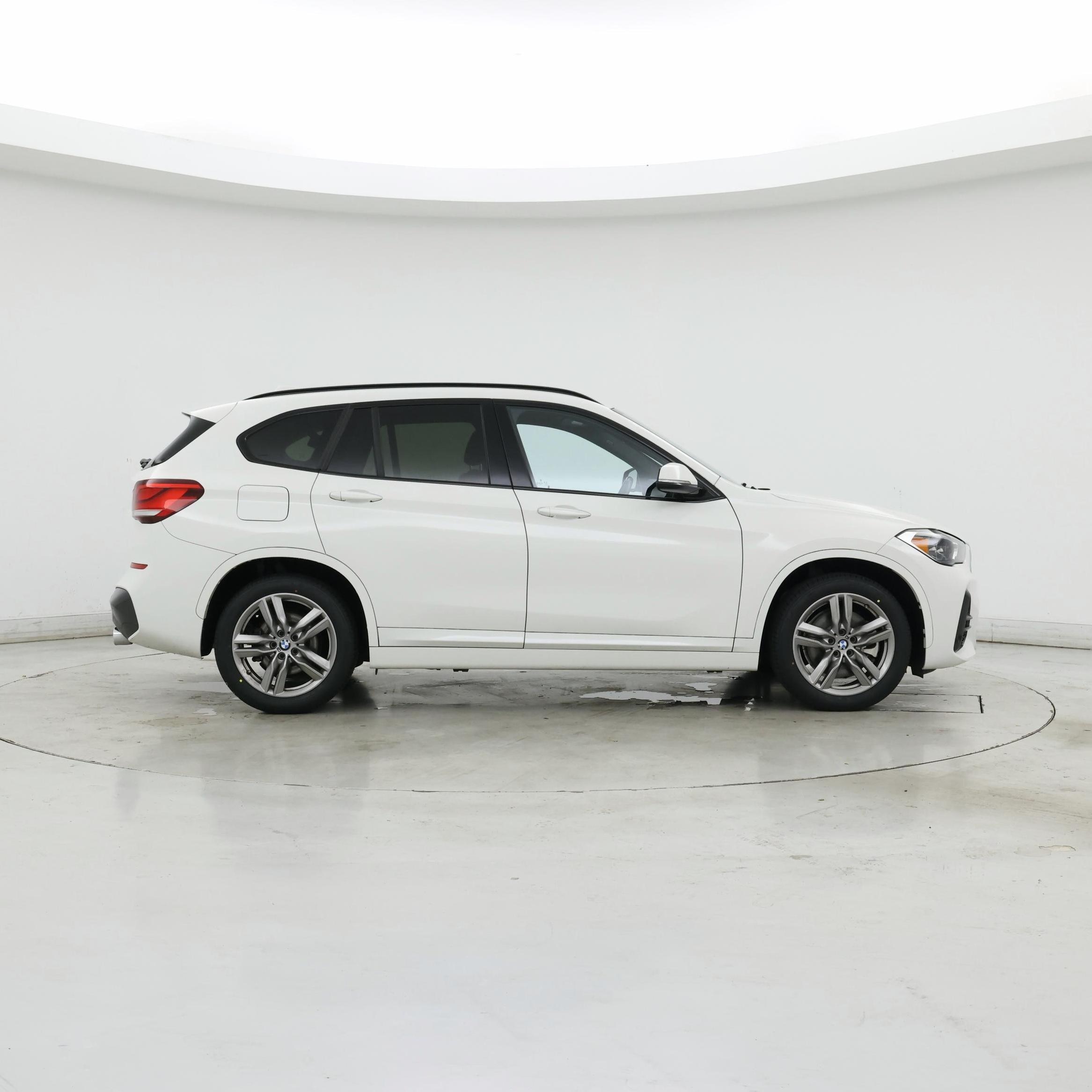 Thumbnail: 2021 BMW X1 - 7