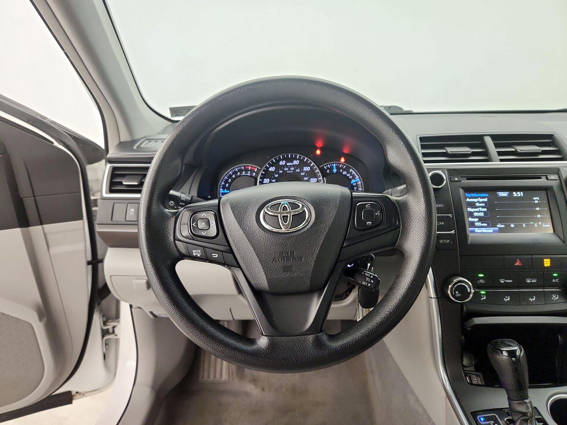 Thumbnail: 2015 Toyota Camry - 10