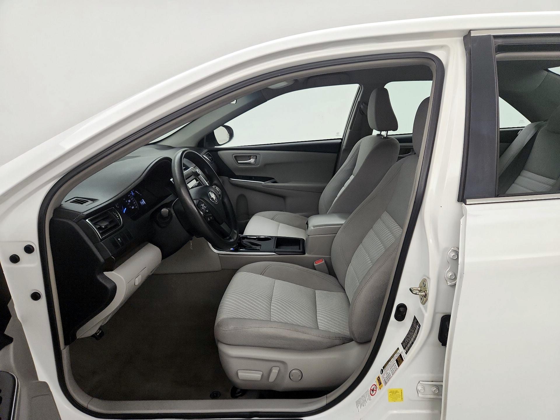 Thumbnail: 2015 Toyota Camry - 11