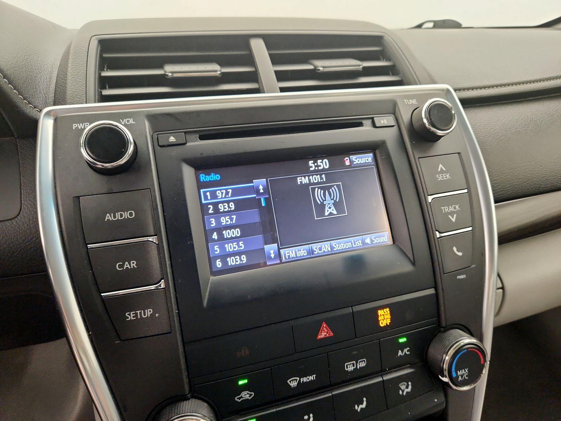Thumbnail: 2015 Toyota Camry - 14
