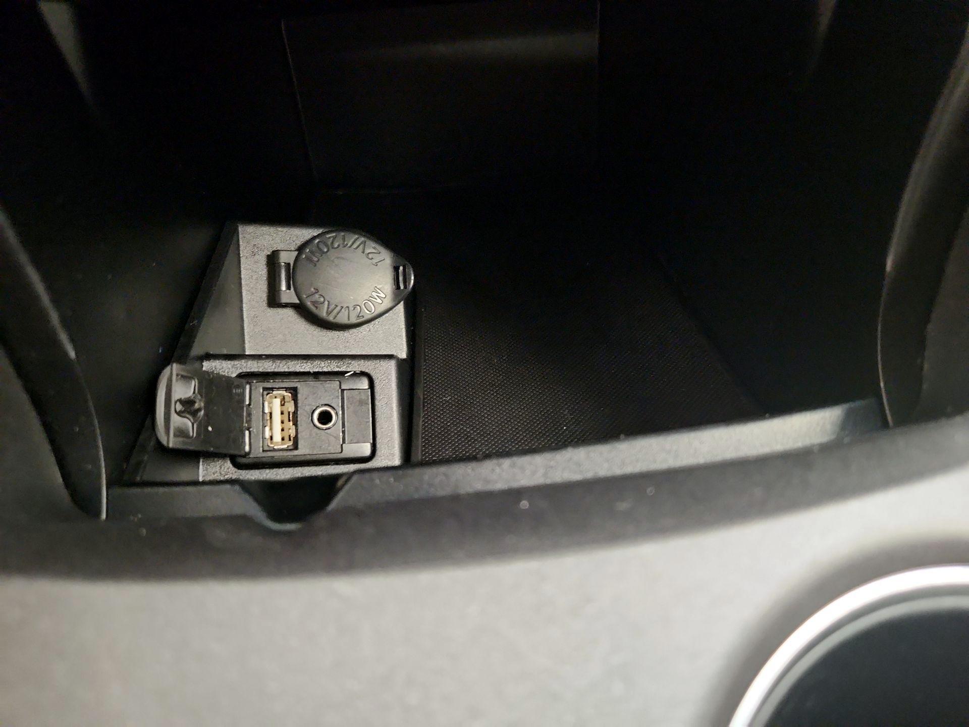 Thumbnail: 2015 Toyota Camry - 17