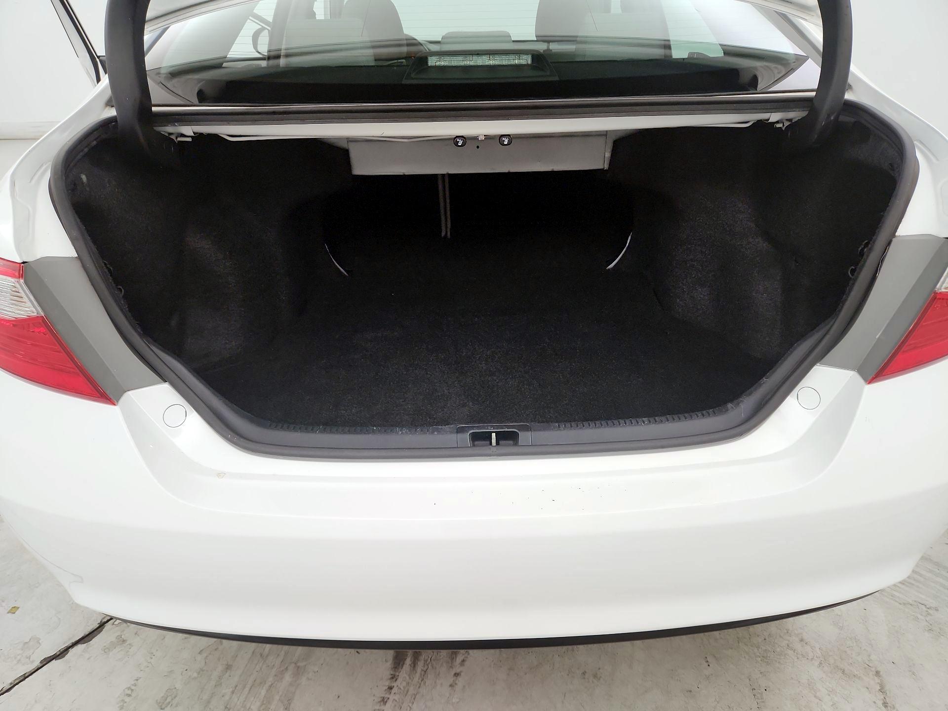 Thumbnail: 2015 Toyota Camry - 19