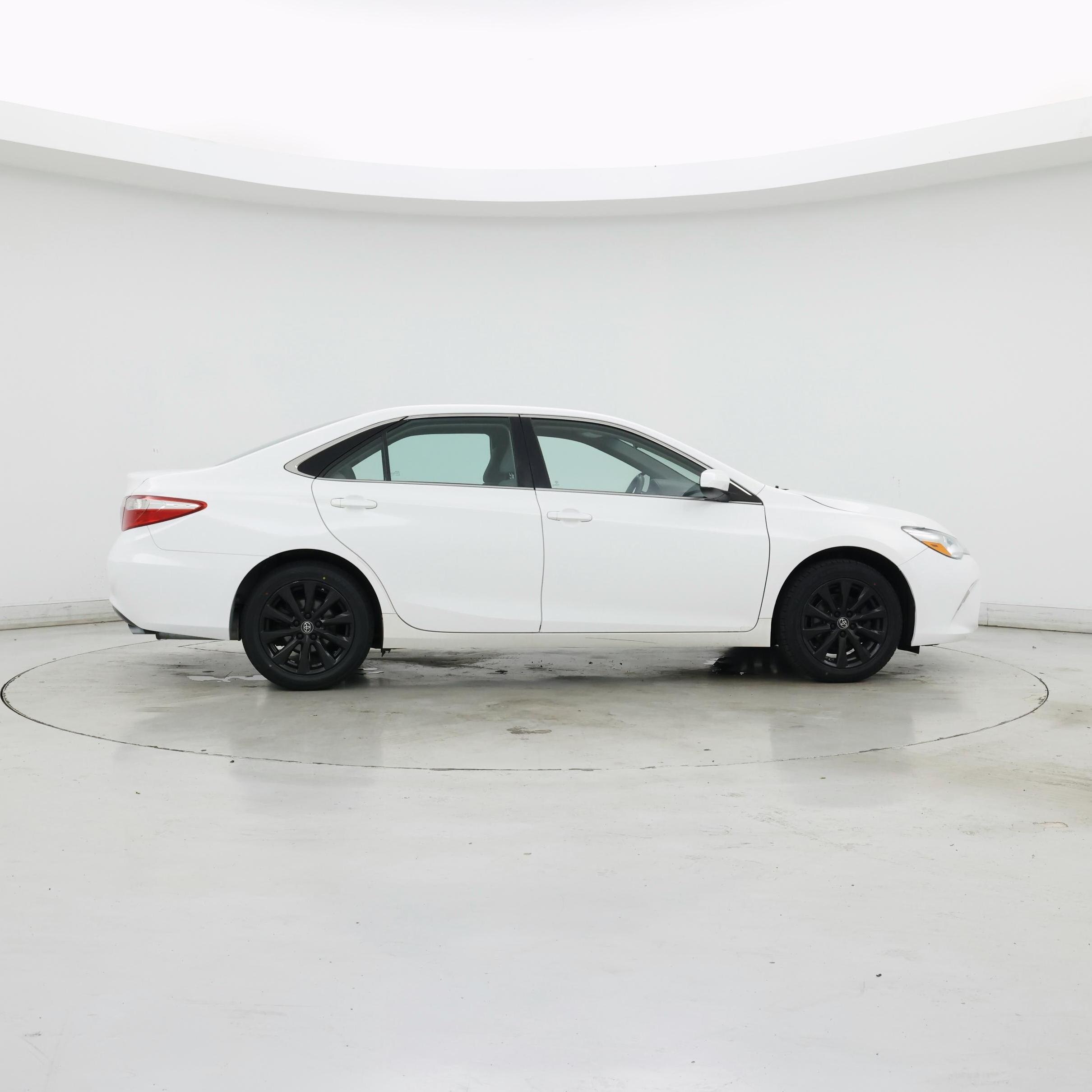 Thumbnail: 2015 Toyota Camry - 7