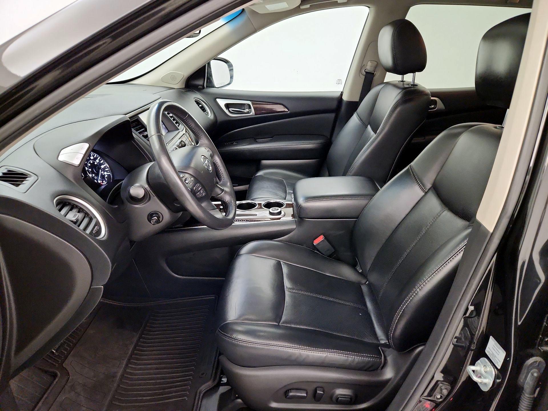Thumbnail: 2016 Nissan Pathfinder - 11