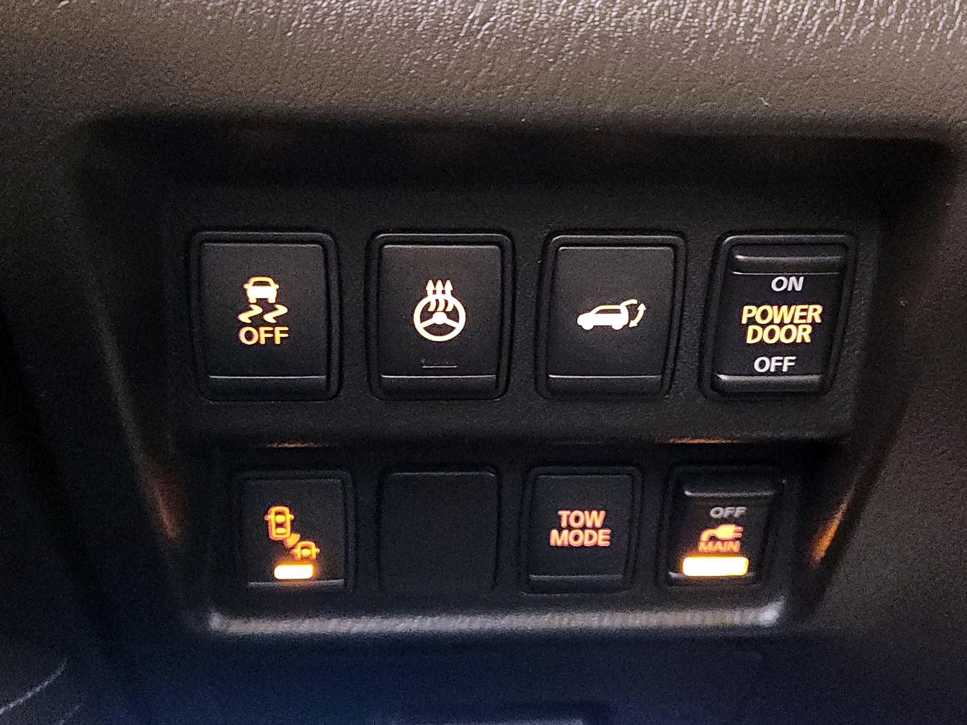 Thumbnail: 2016 Nissan Pathfinder - 13