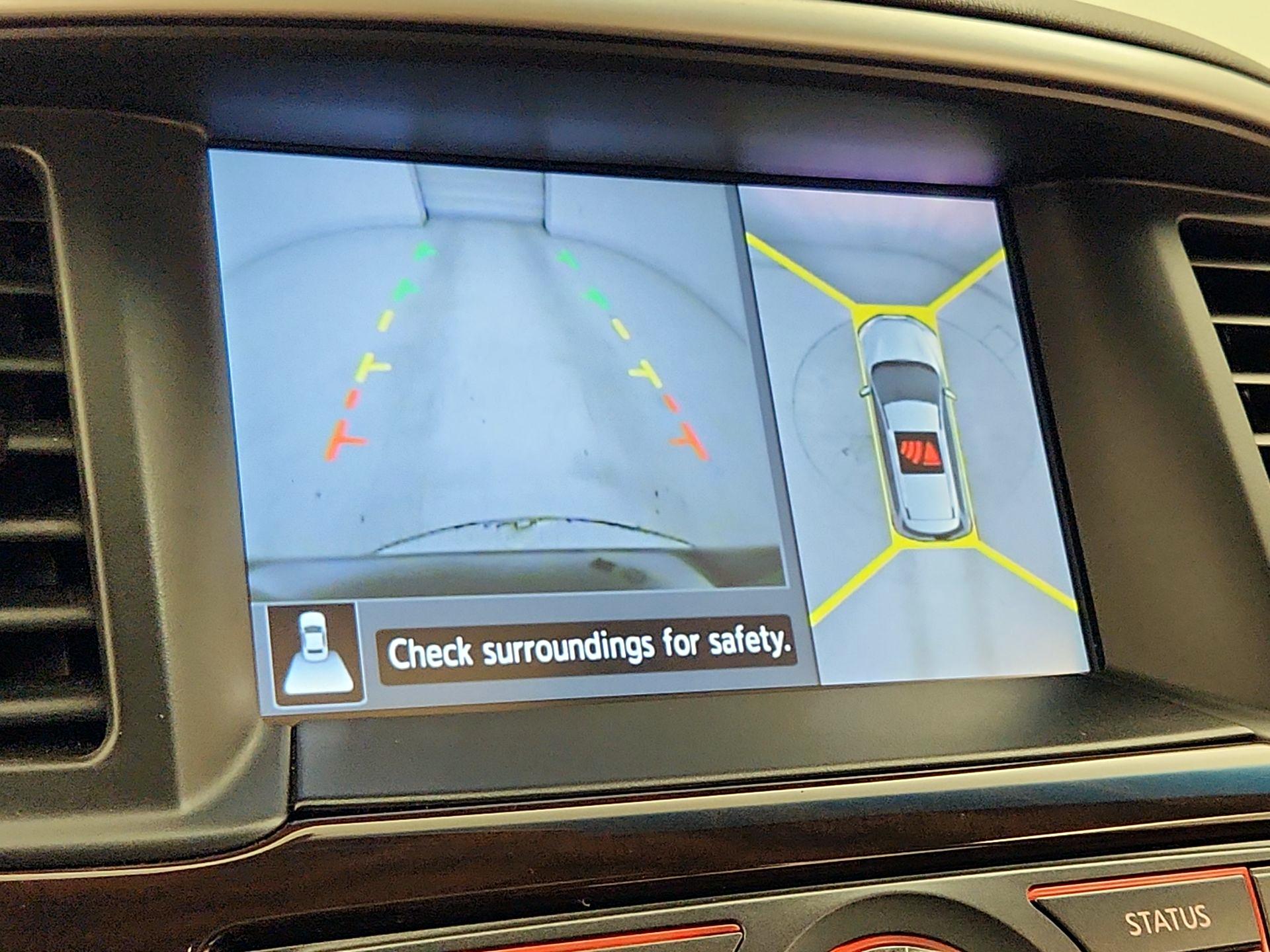 Thumbnail: 2016 Nissan Pathfinder - 15