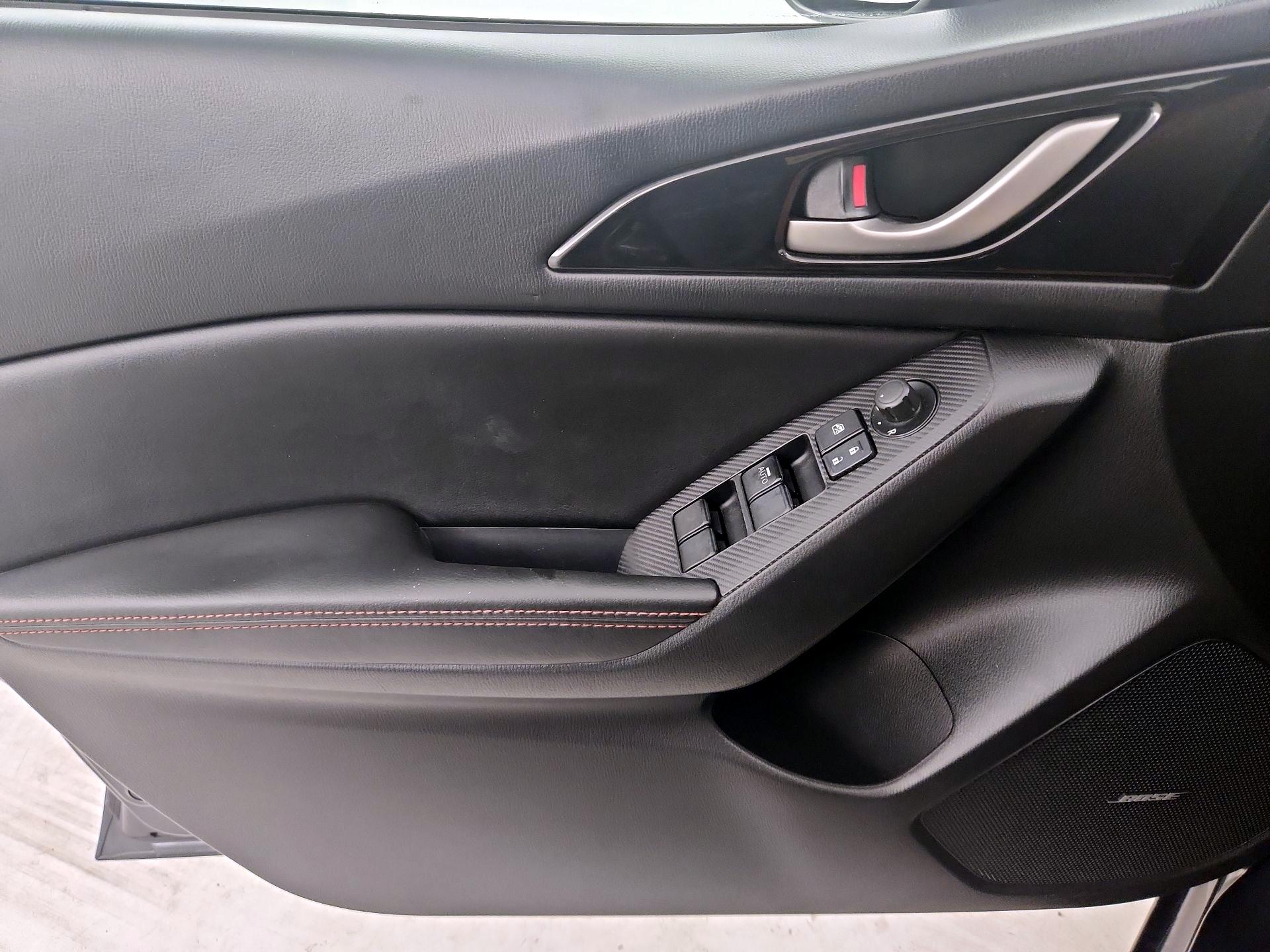 Thumbnail: 2016 Mazda Mazda3 - 12