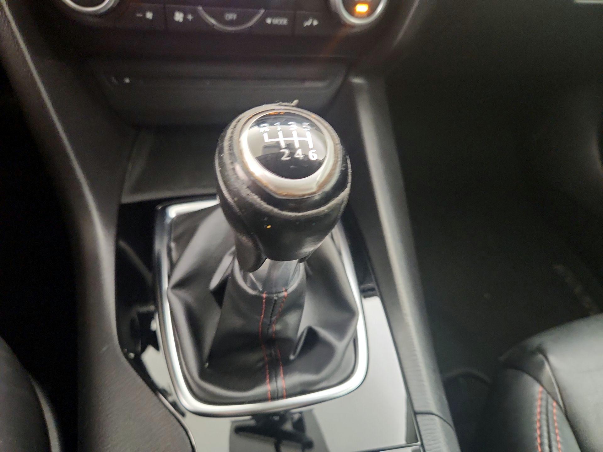 Thumbnail: 2016 Mazda Mazda3 - 18