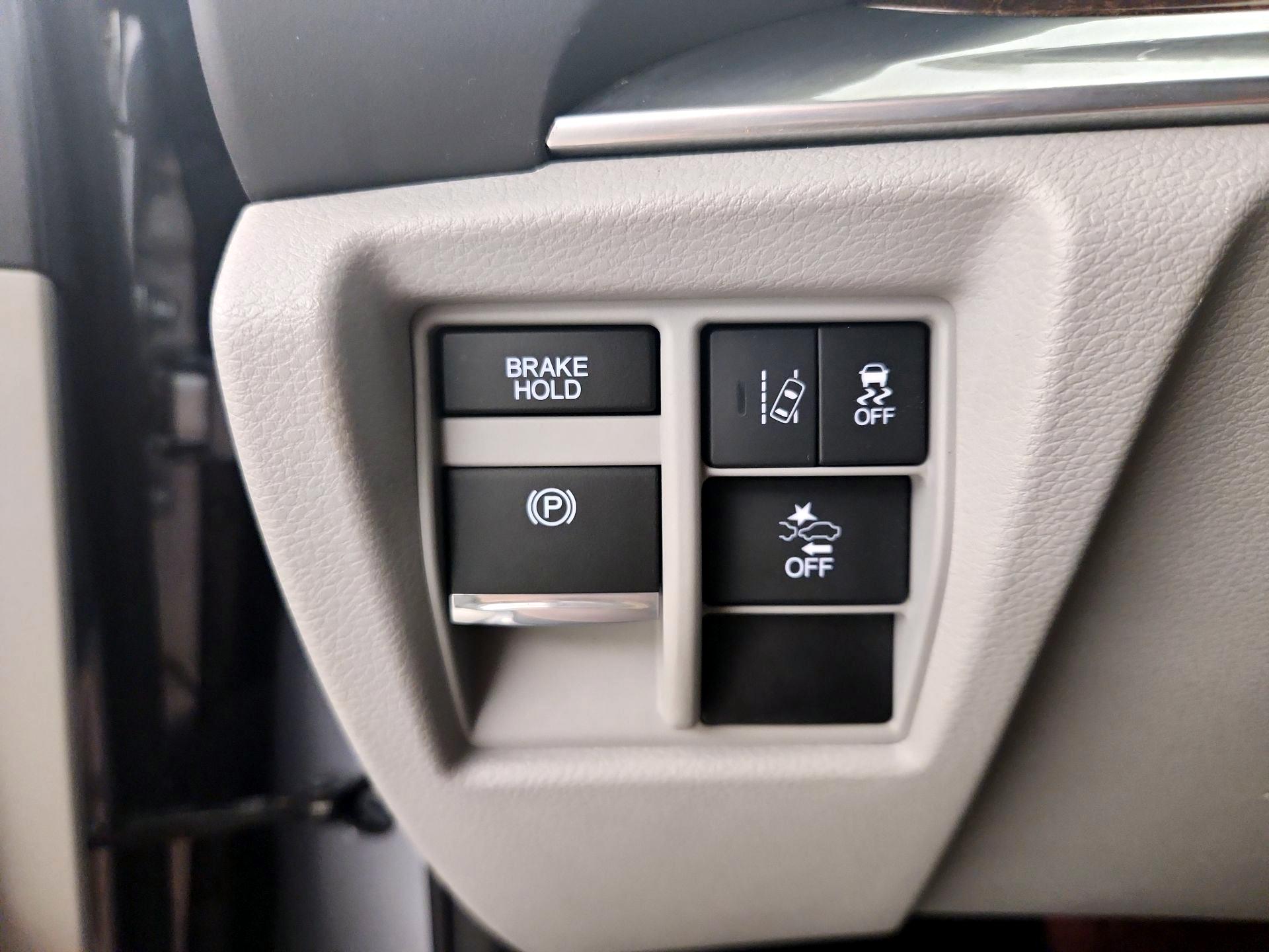 Thumbnail: 2017 Acura MDX - 13