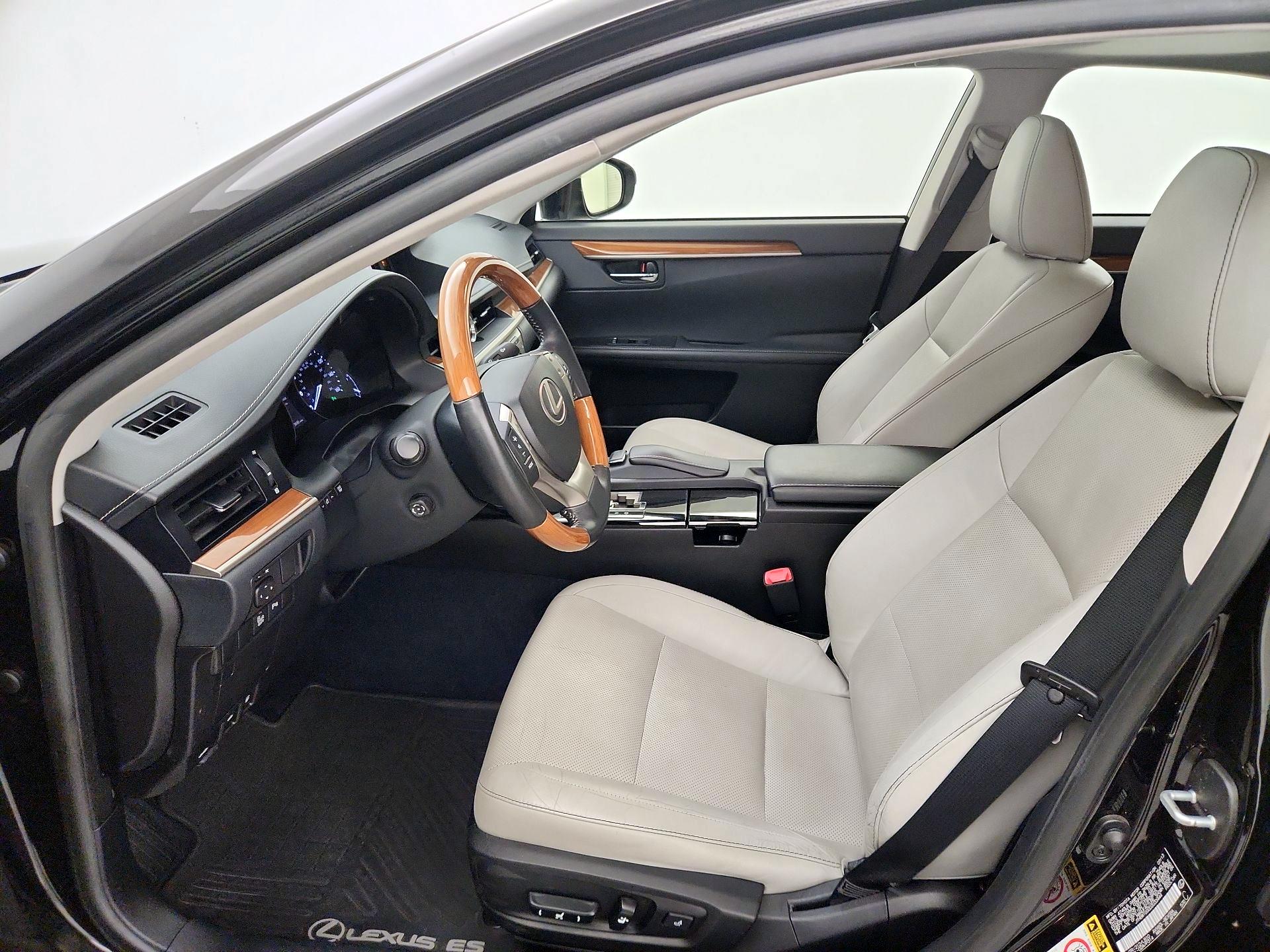 Thumbnail: 2013 Lexus ES - 11