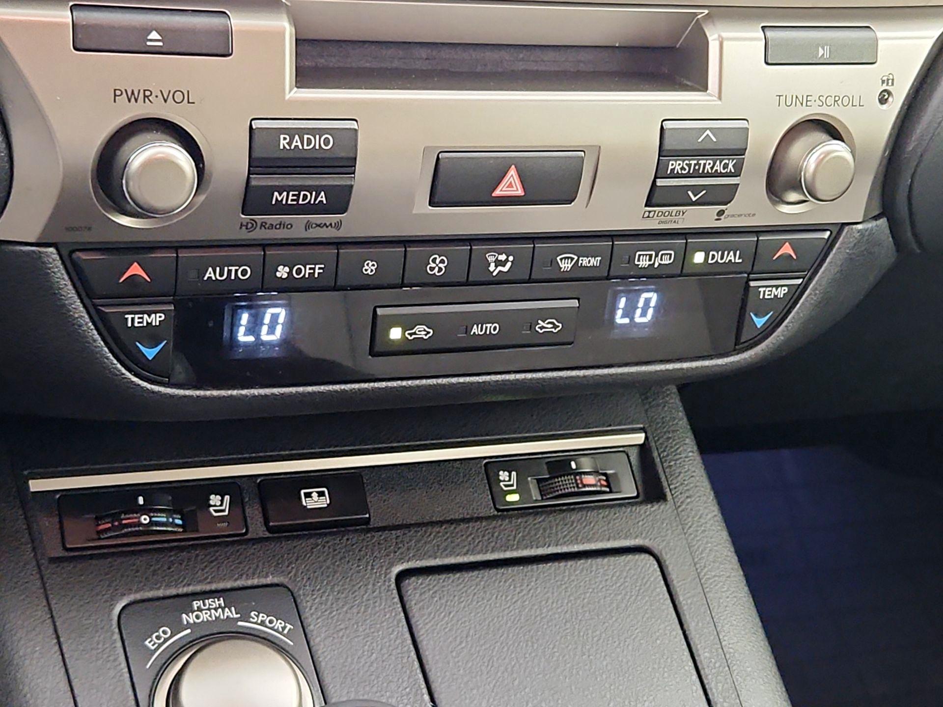 Thumbnail: 2013 Lexus ES - 17