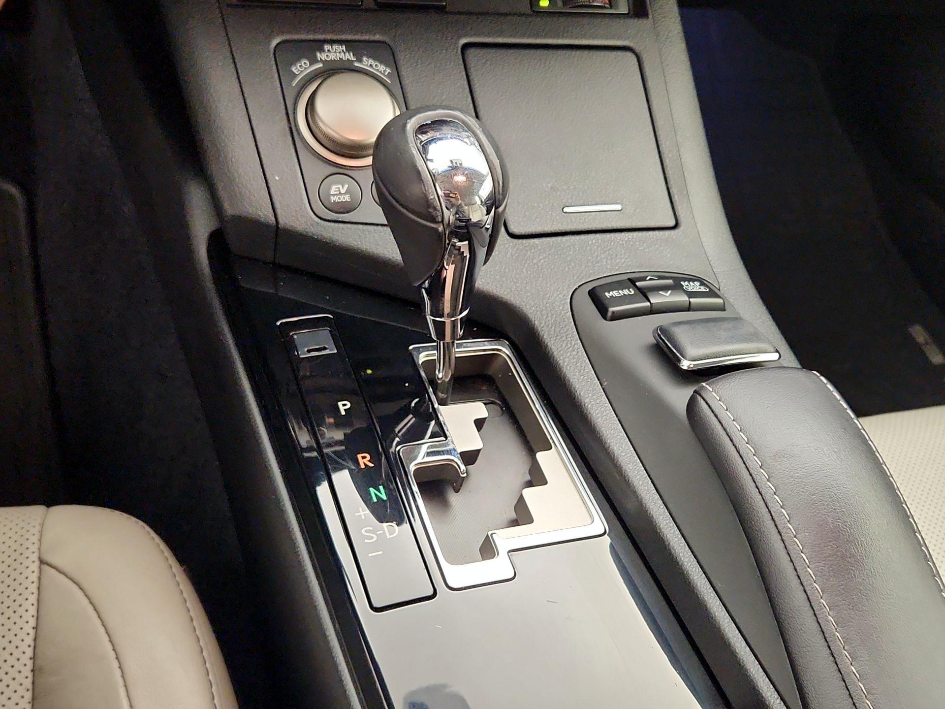 Thumbnail: 2013 Lexus ES - 18