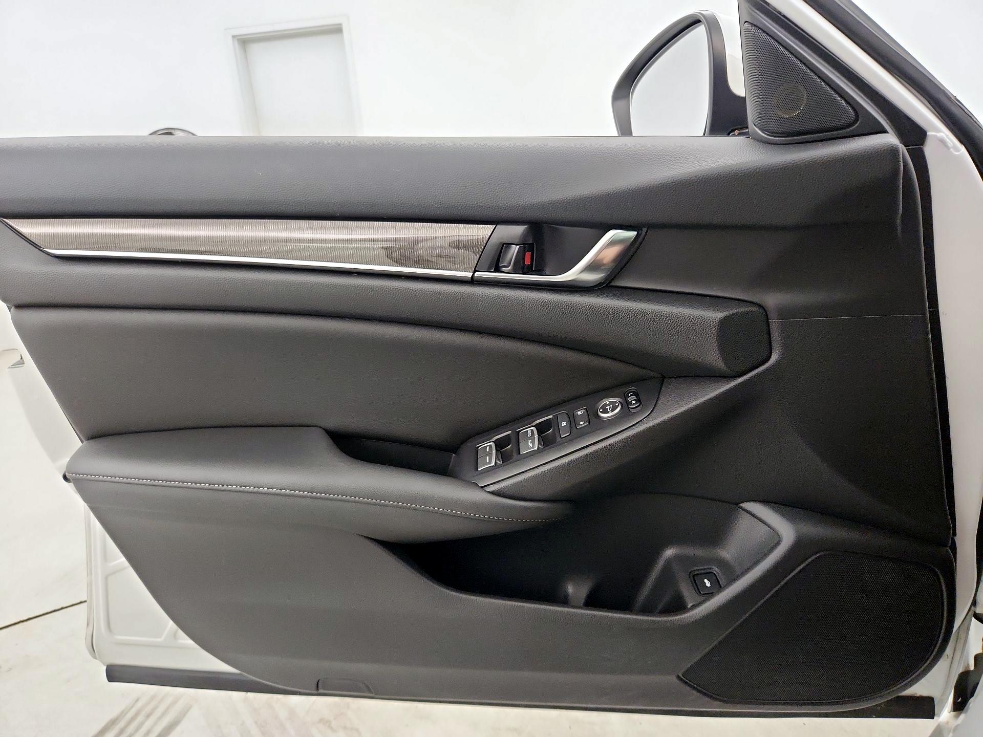 Thumbnail: 2019 Honda Accord - 12
