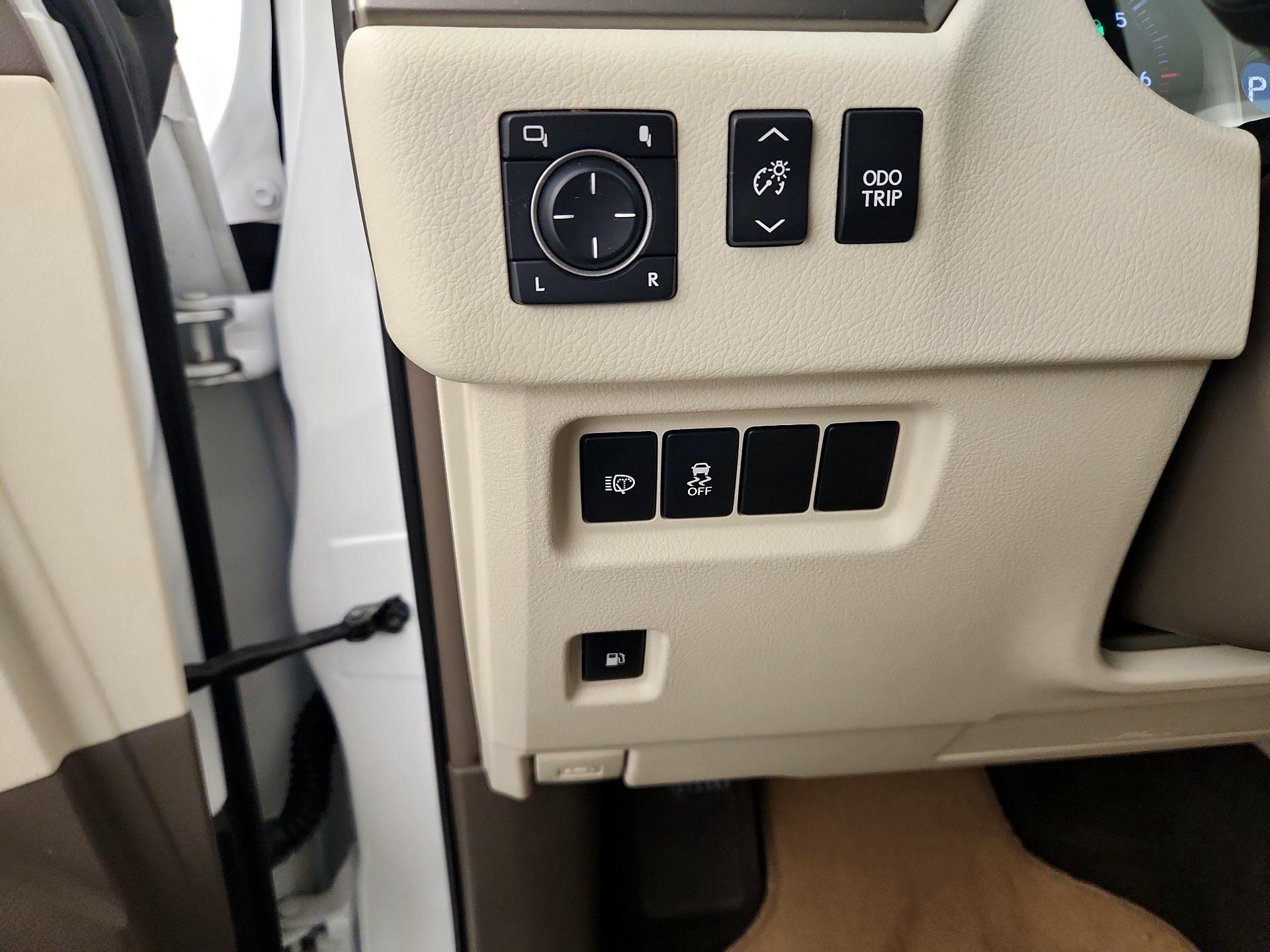 Thumbnail: 2014 Lexus GX - 13
