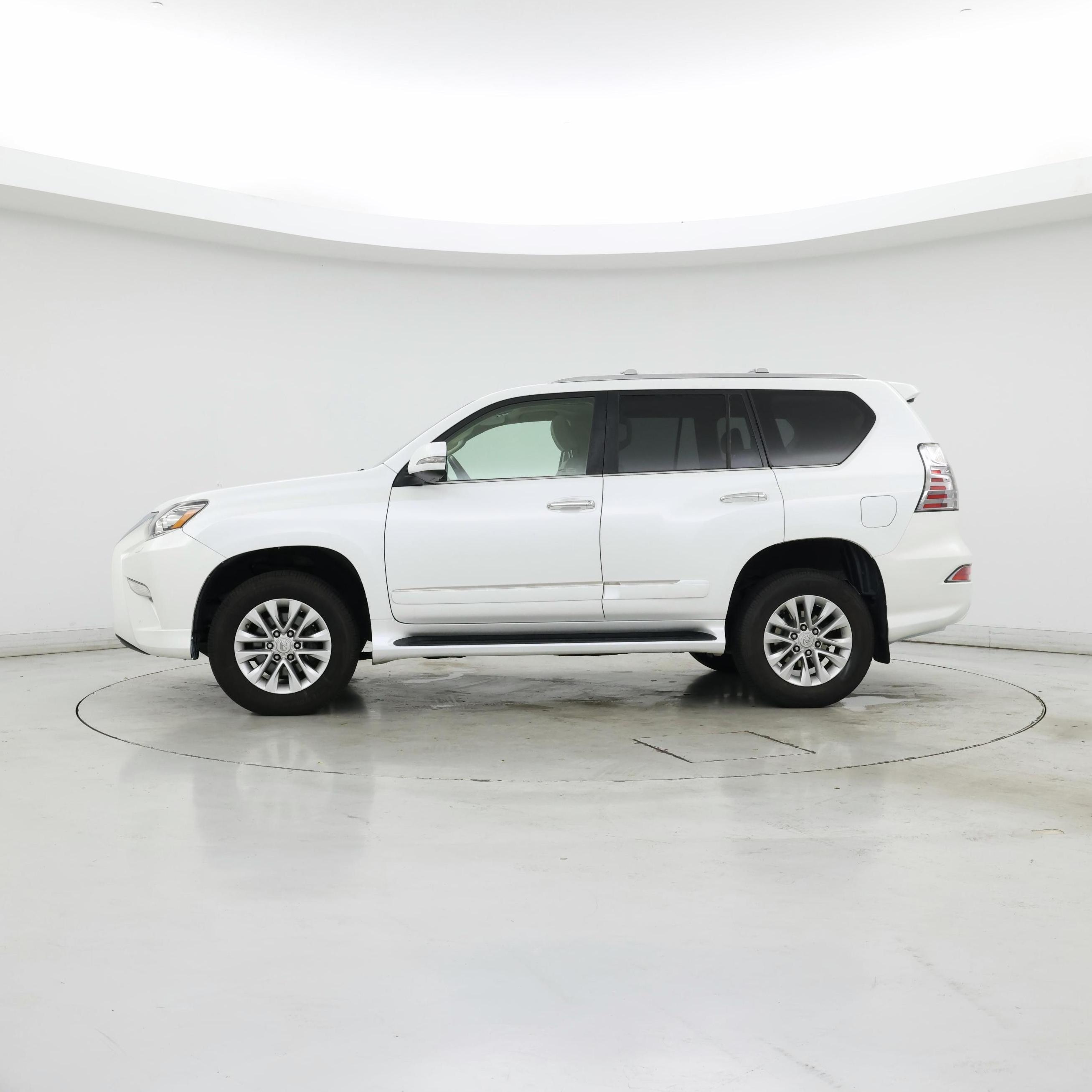 Thumbnail: 2014 Lexus GX - 3