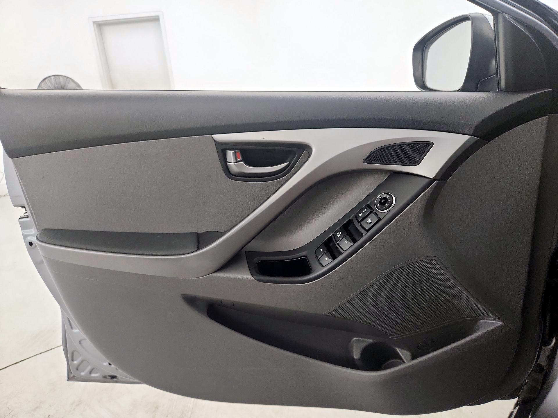 Thumbnail: 2016 Hyundai Elantra - 12