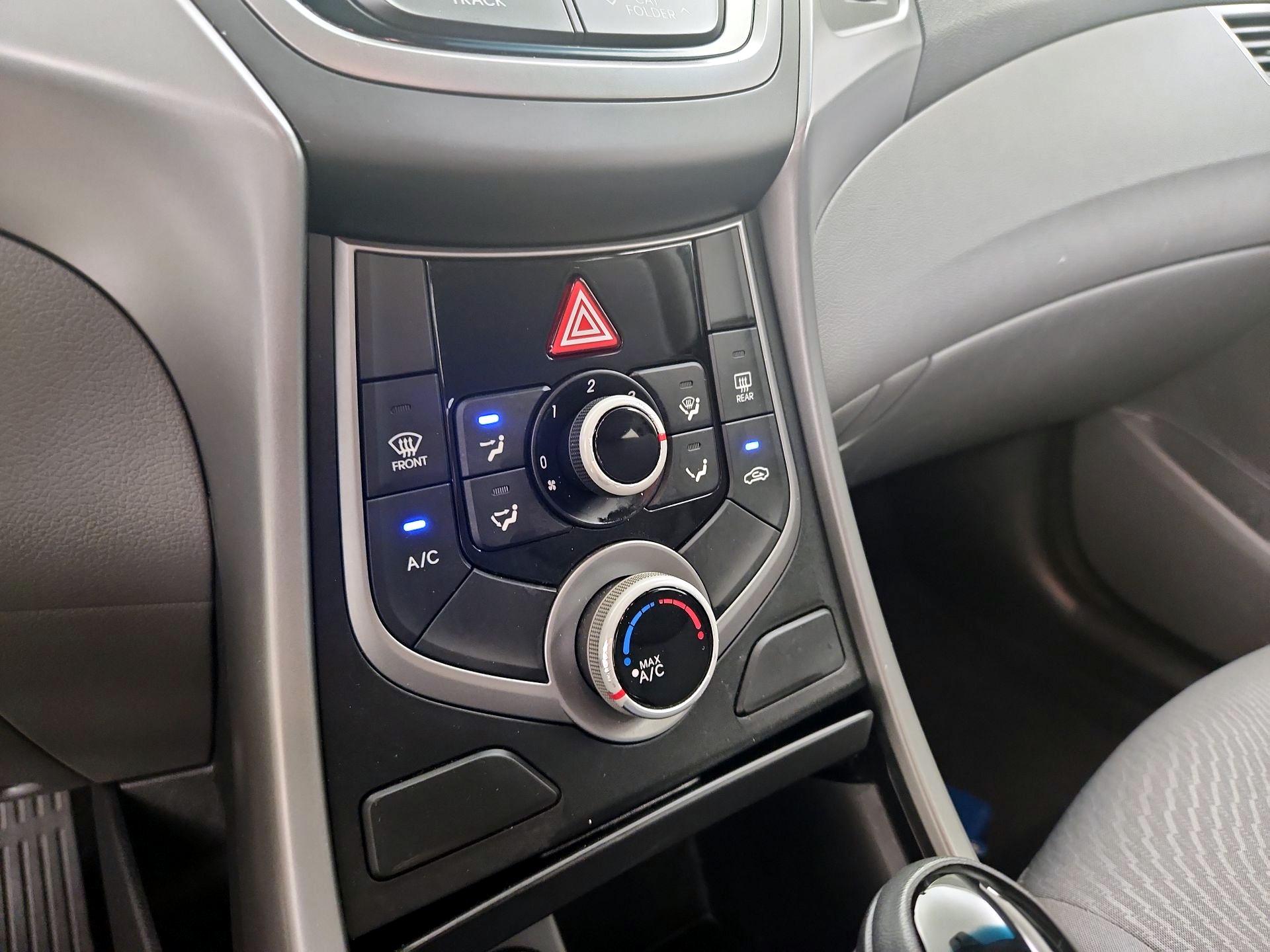 Thumbnail: 2016 Hyundai Elantra - 15