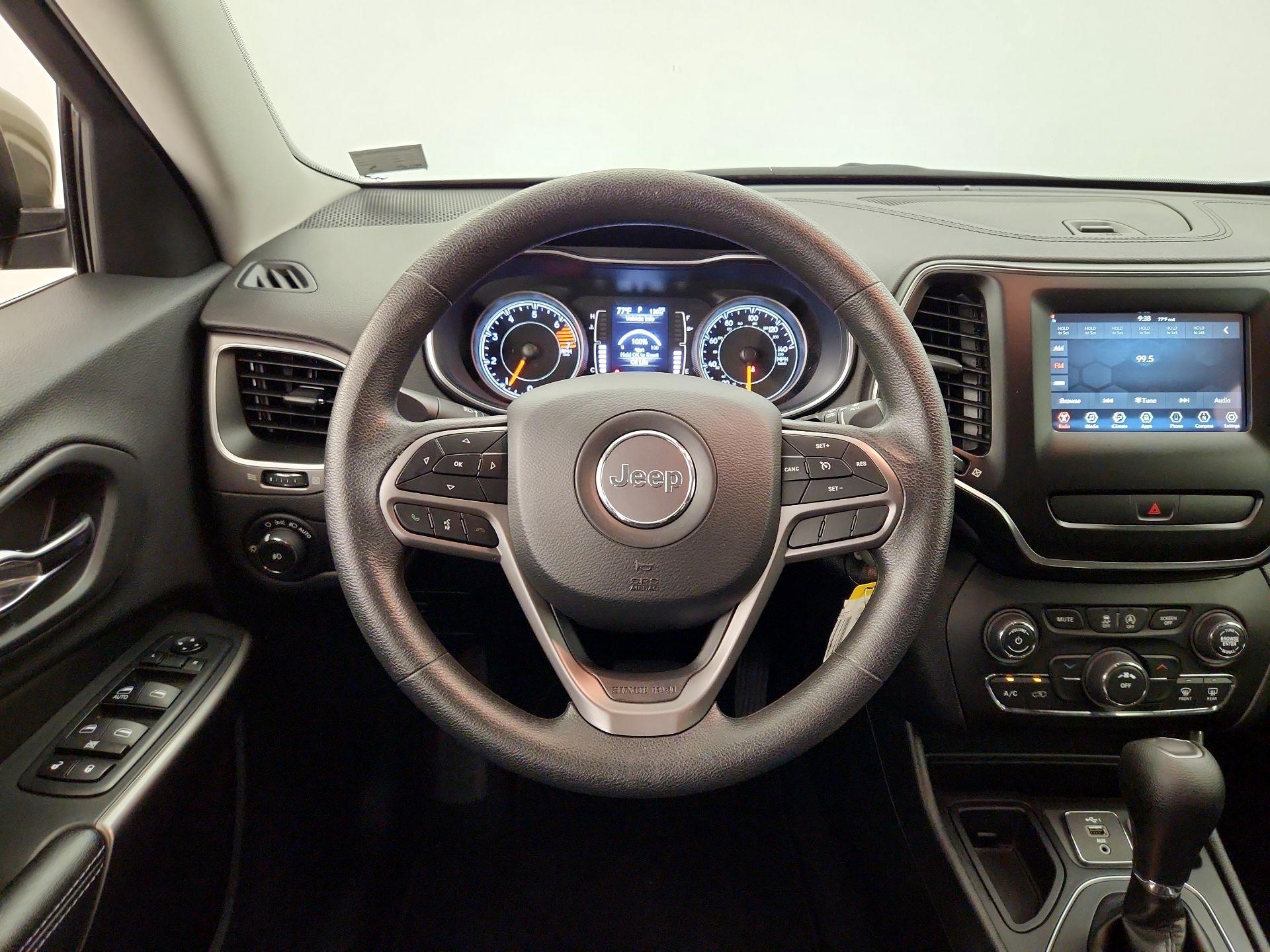 Thumbnail: 2019 Jeep Cherokee - 10