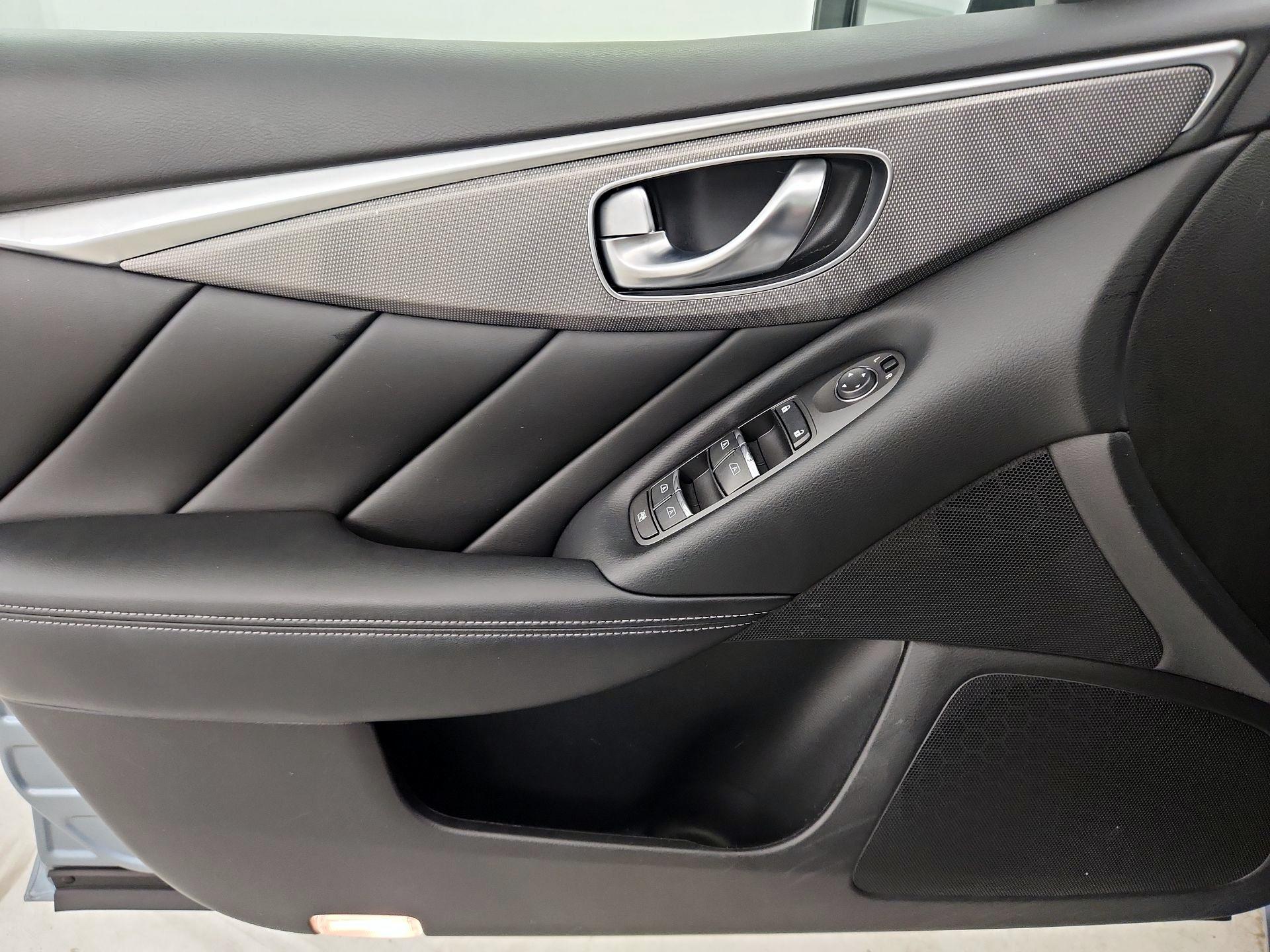 Thumbnail: 2015 INFINITI Q50 - 12