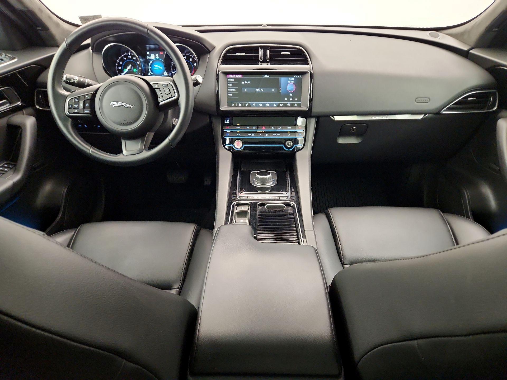 Thumbnail: 2020 Jaguar F-Pace - 9