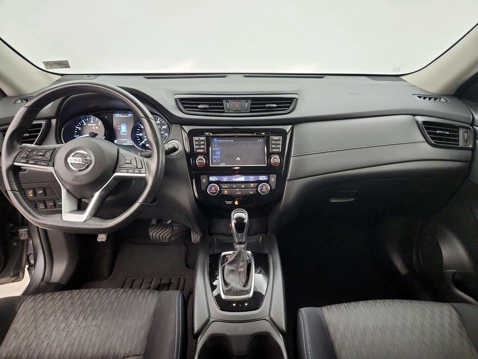 Thumbnail: 2017 Nissan Rogue - 9