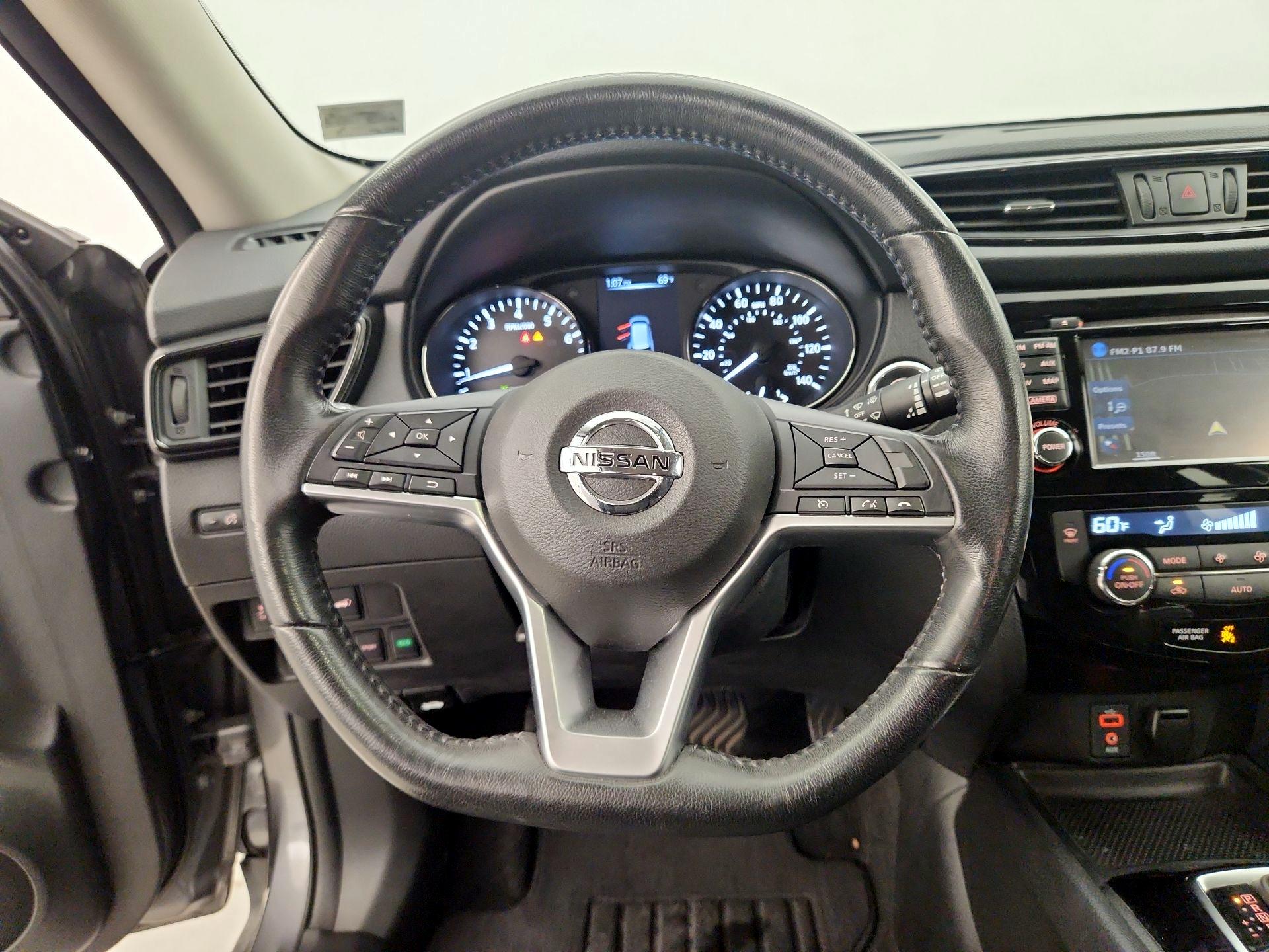 Thumbnail: 2017 Nissan Rogue - 10