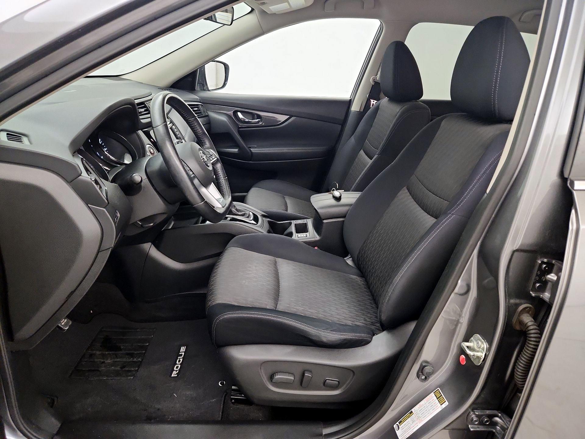 Thumbnail: 2017 Nissan Rogue - 11