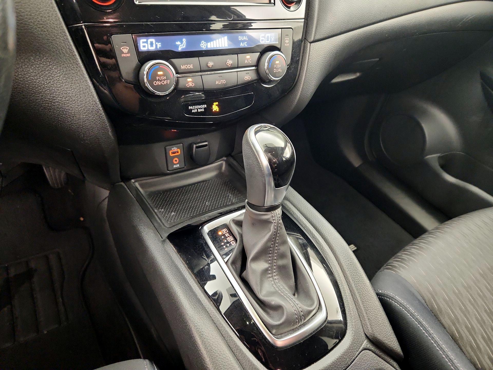 Thumbnail: 2017 Nissan Rogue - 17