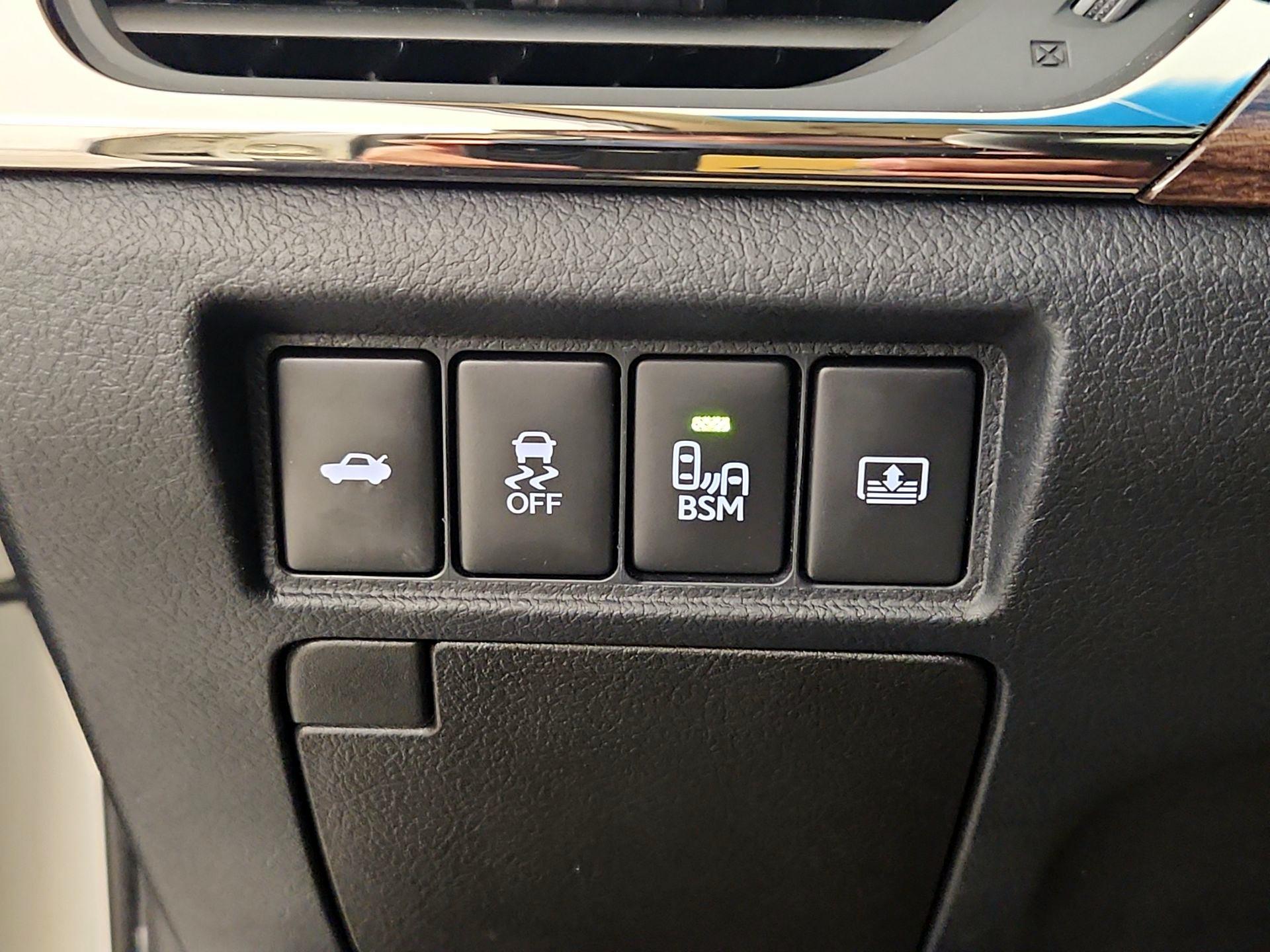 Thumbnail: 2014 Toyota Avalon - 13