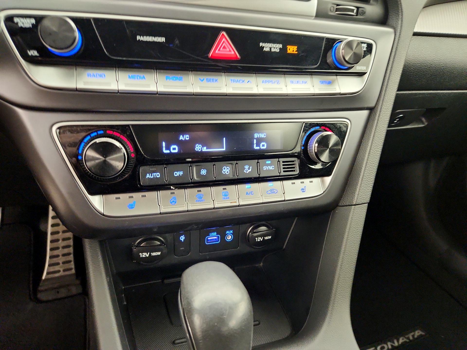 Thumbnail: 2019 Hyundai Sonata - 16