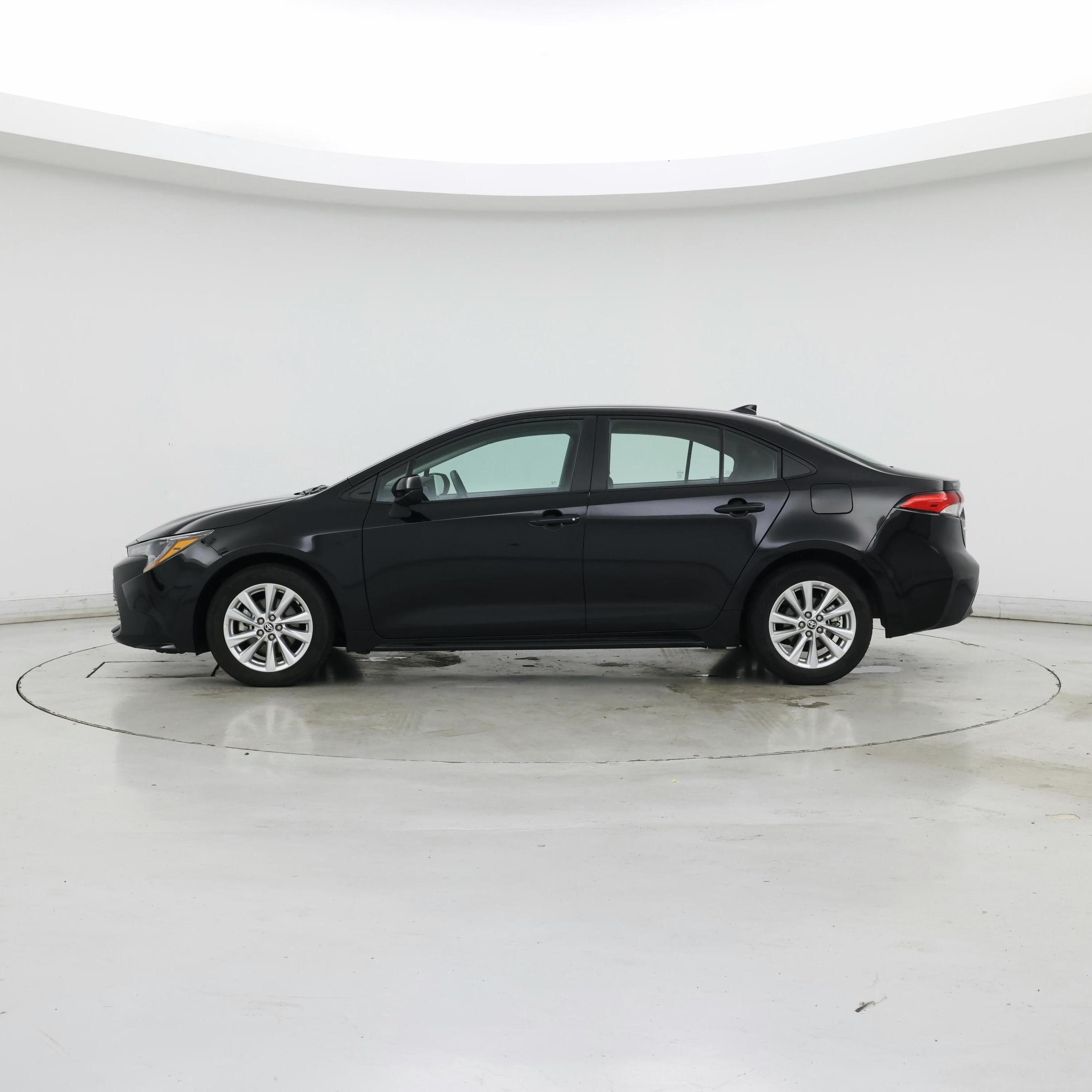 Thumbnail: 2025 Toyota Corolla - 3