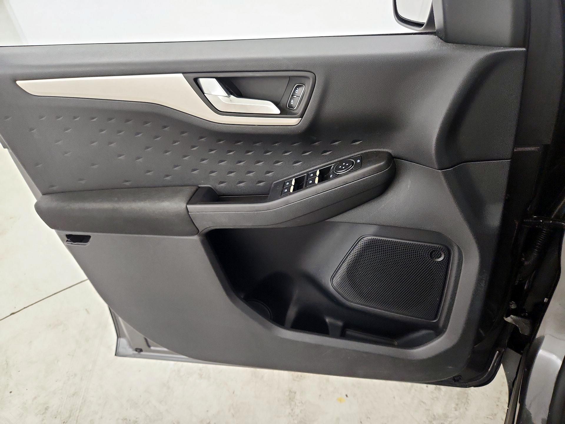 Thumbnail: 2020 Ford Escape - 12