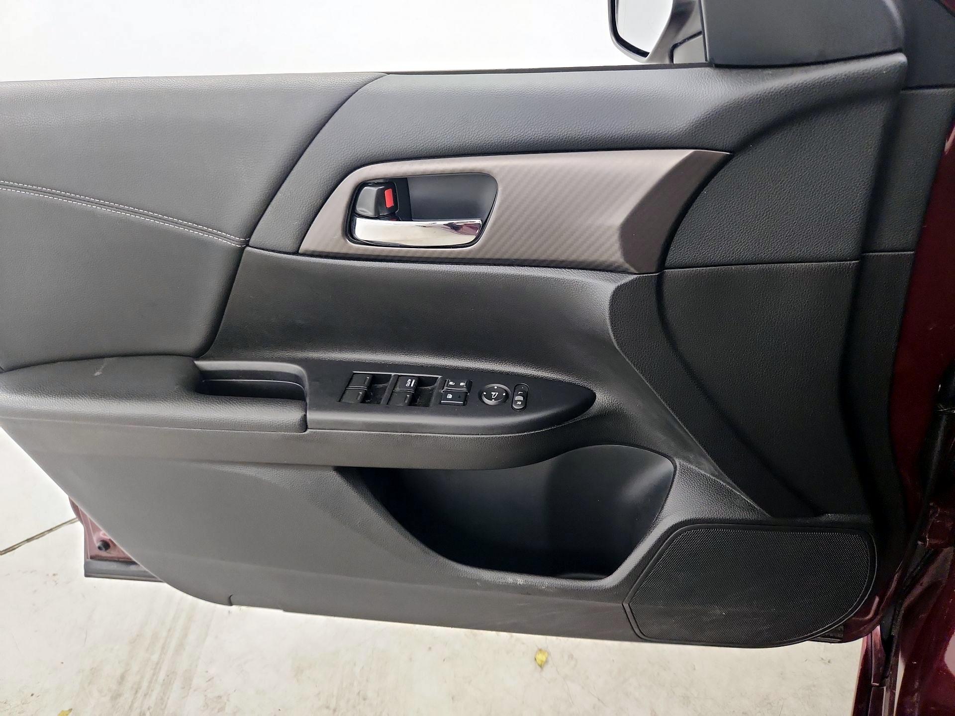 Thumbnail: 2016 Honda Accord - 12