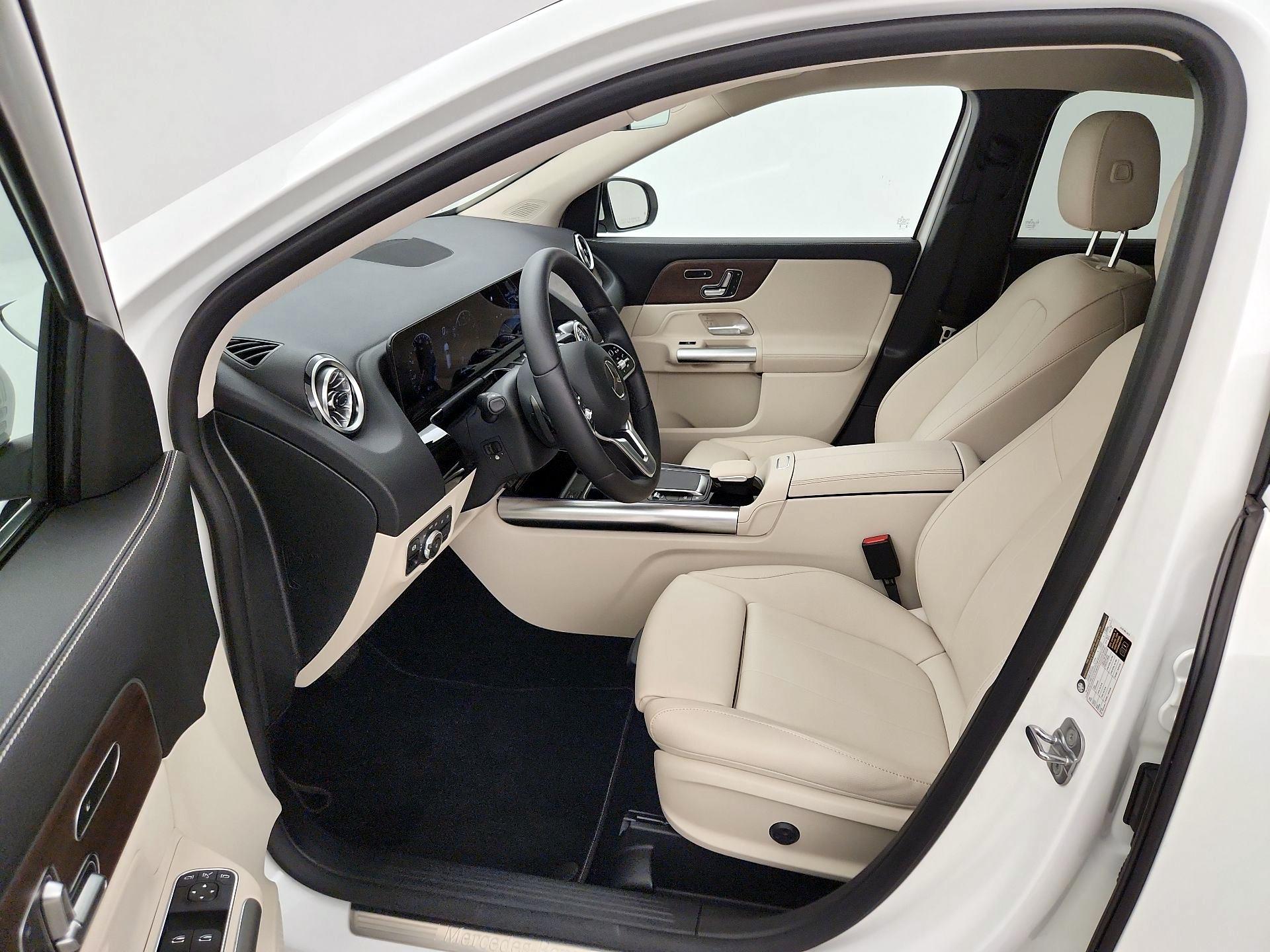 Thumbnail: 2023 Mercedes-Benz GLA - 11