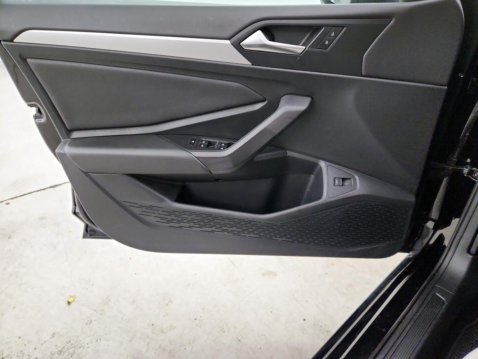Thumbnail: 2019 Volkswagen Jetta - 12