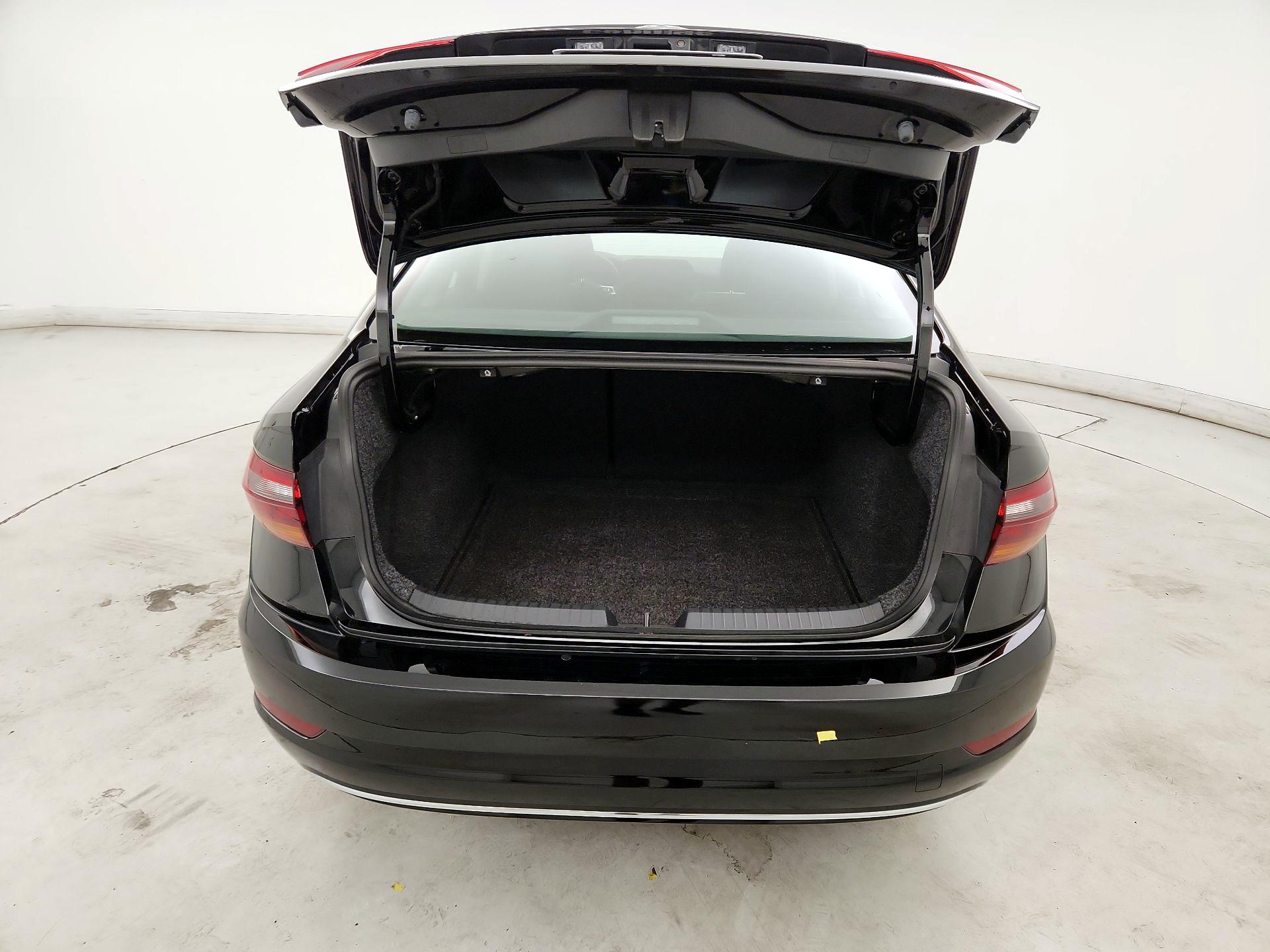 Thumbnail: 2019 Volkswagen Jetta - 20