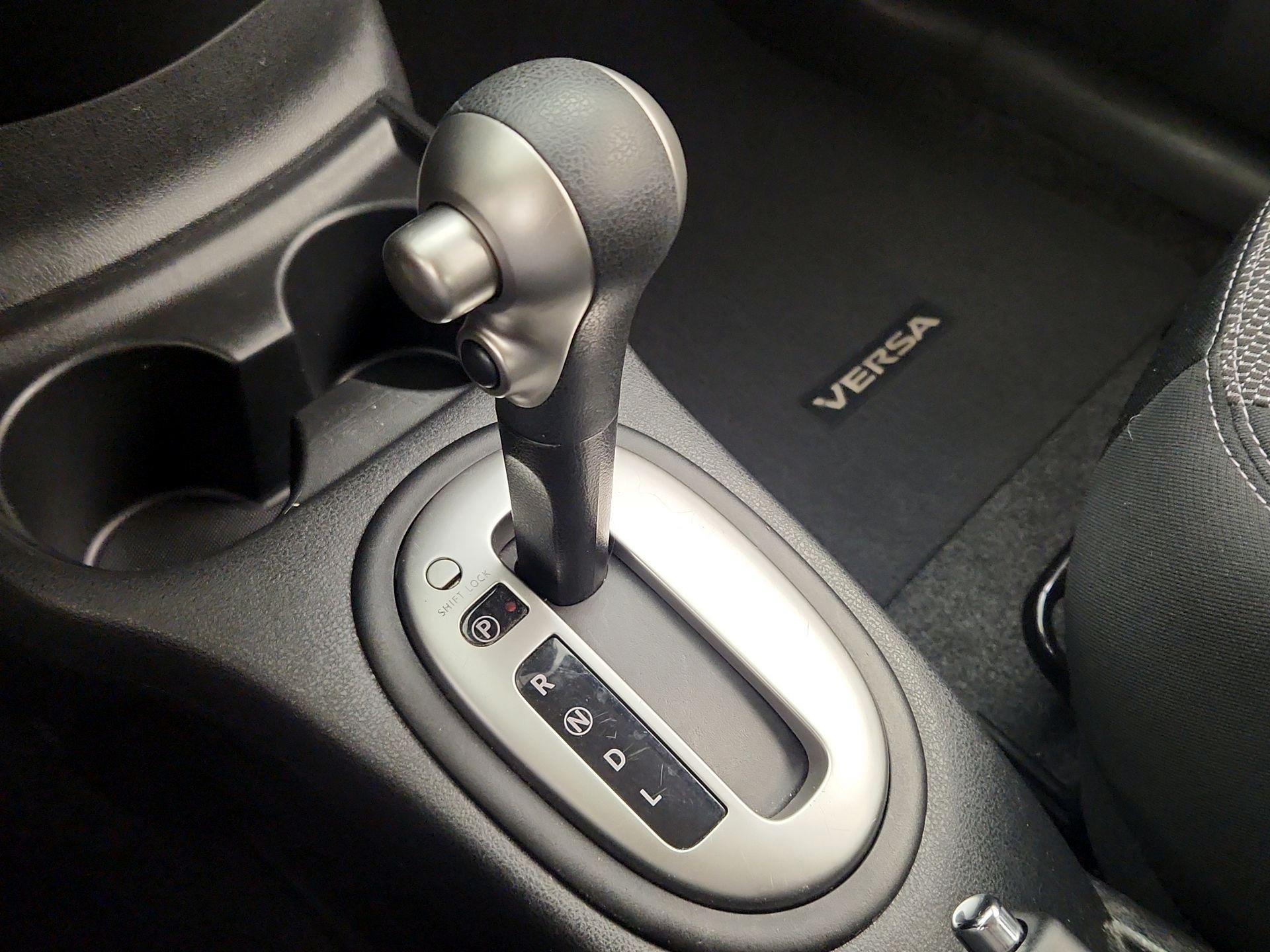 Thumbnail: 2015 Nissan Versa - 16