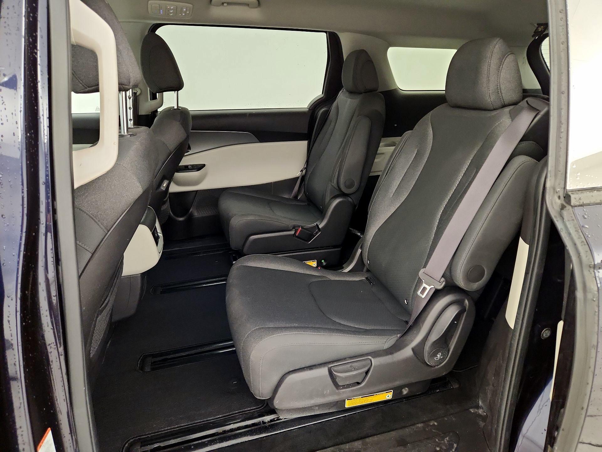 Thumbnail: 2023 Kia Carnival - 19
