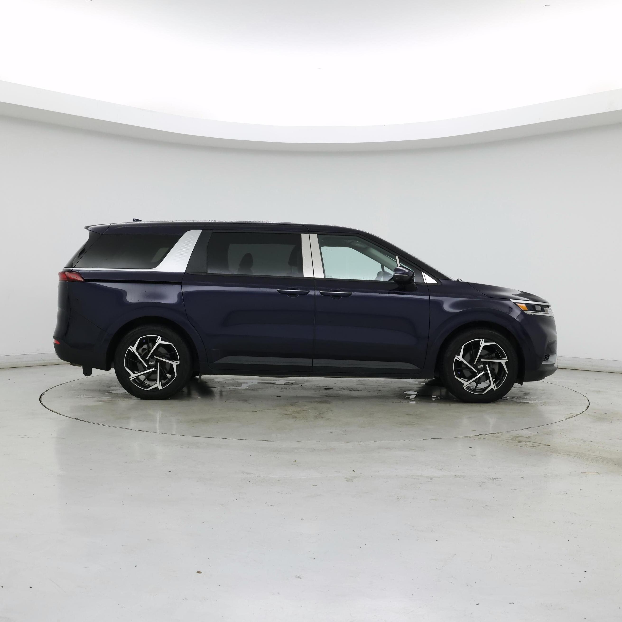 Thumbnail: 2023 Kia Carnival - 7