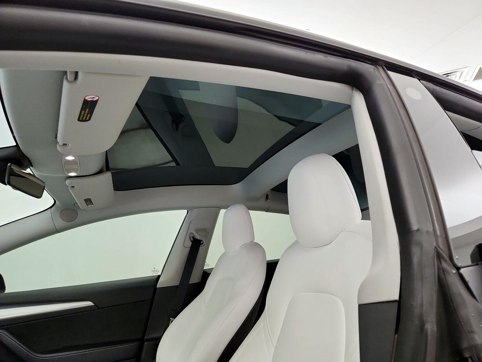 Thumbnail: 2021 Tesla Model 3 - 19