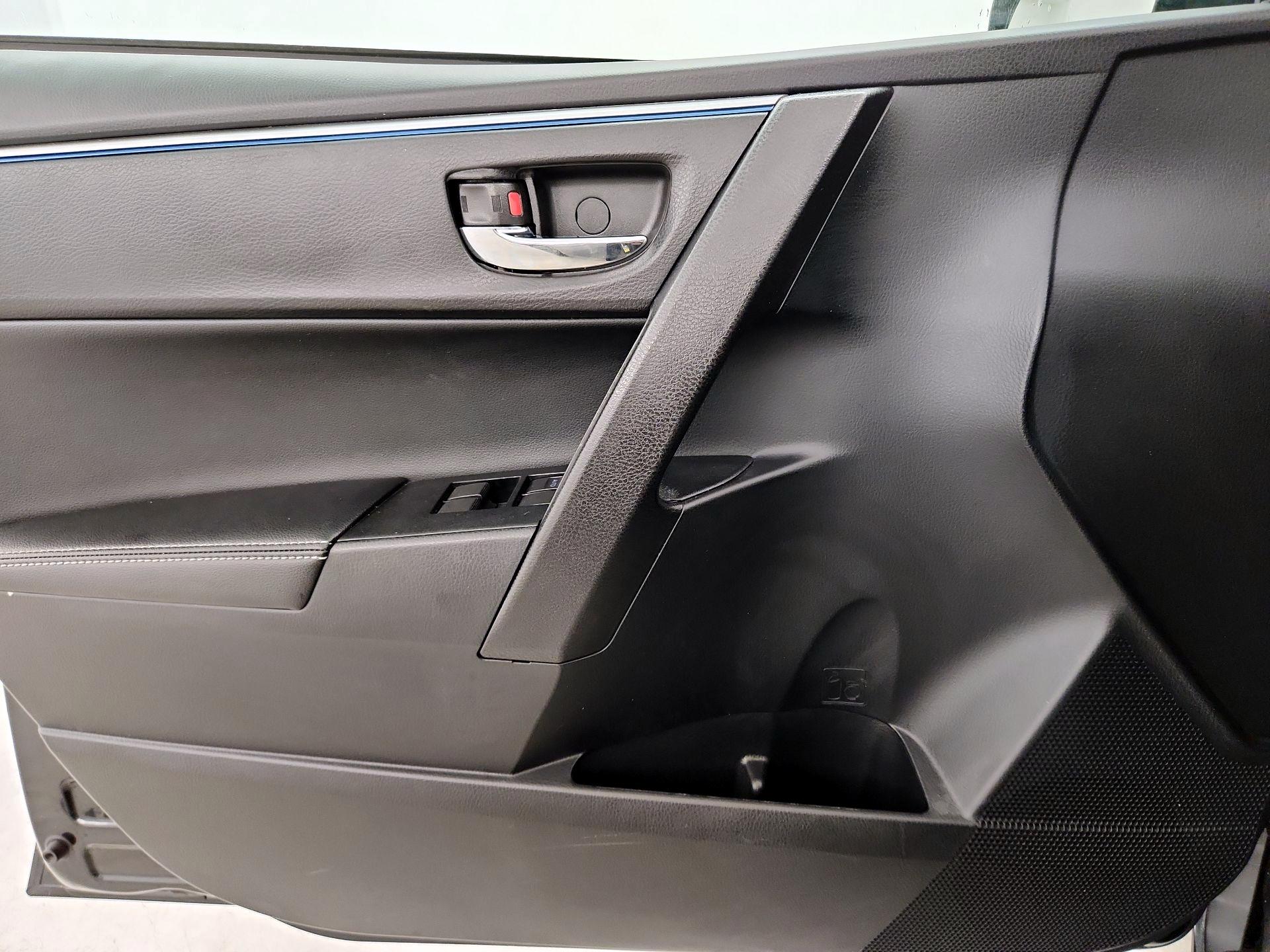 Thumbnail: 2016 Toyota Corolla - 12