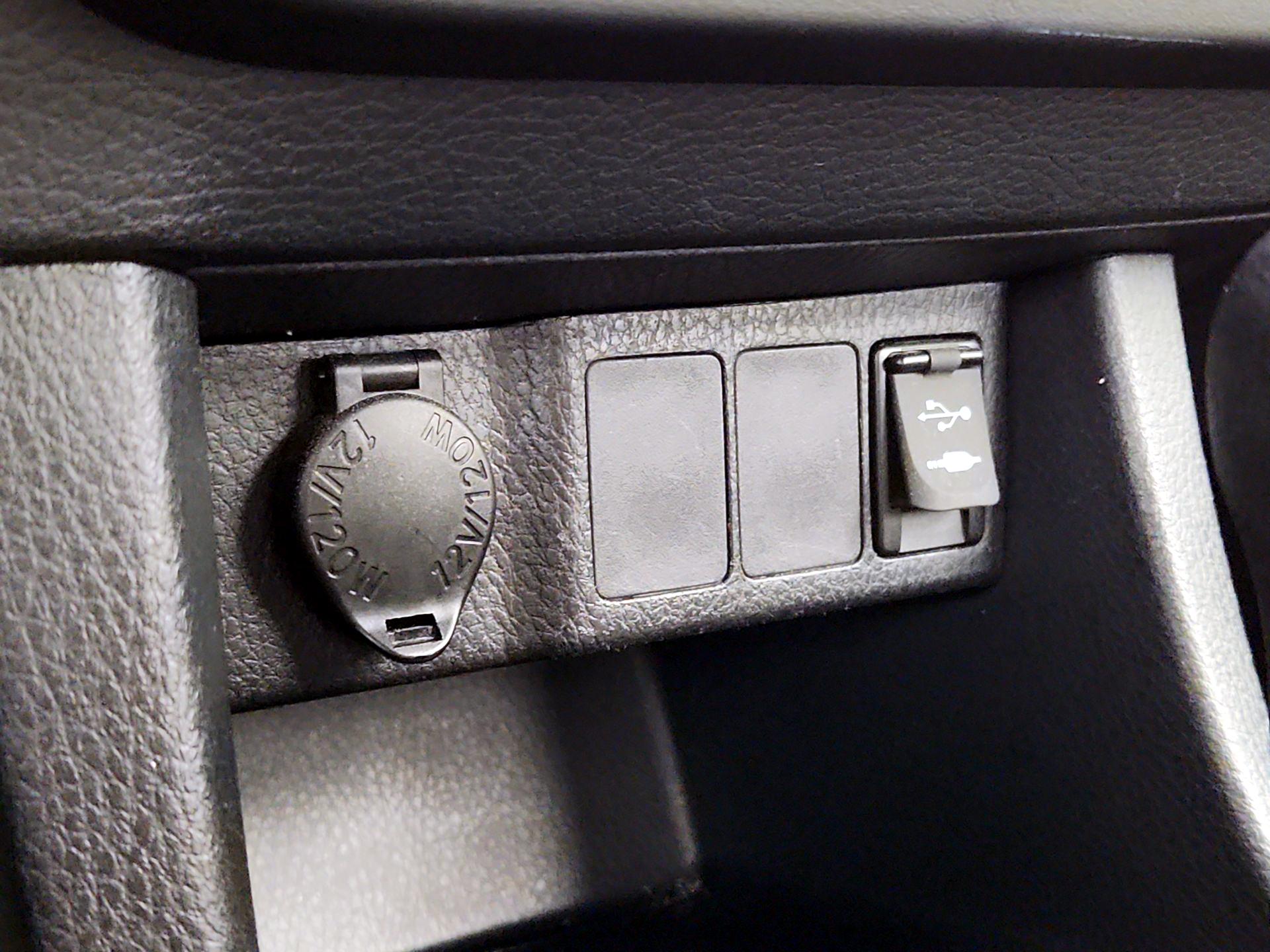 Thumbnail: 2016 Toyota Corolla - 18