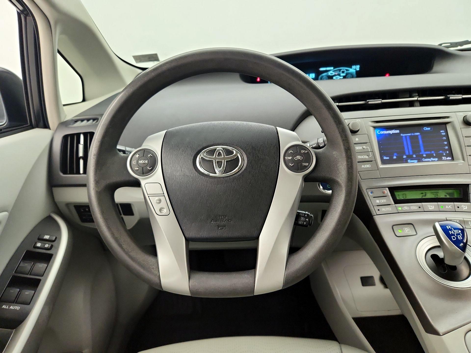 Thumbnail: 2014 Toyota Prius - 10