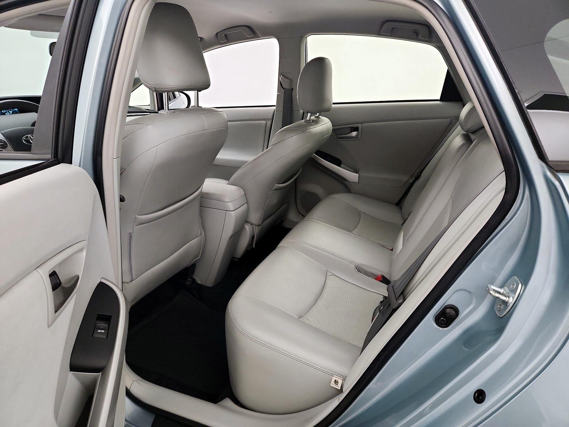 Thumbnail: 2014 Toyota Prius - 18