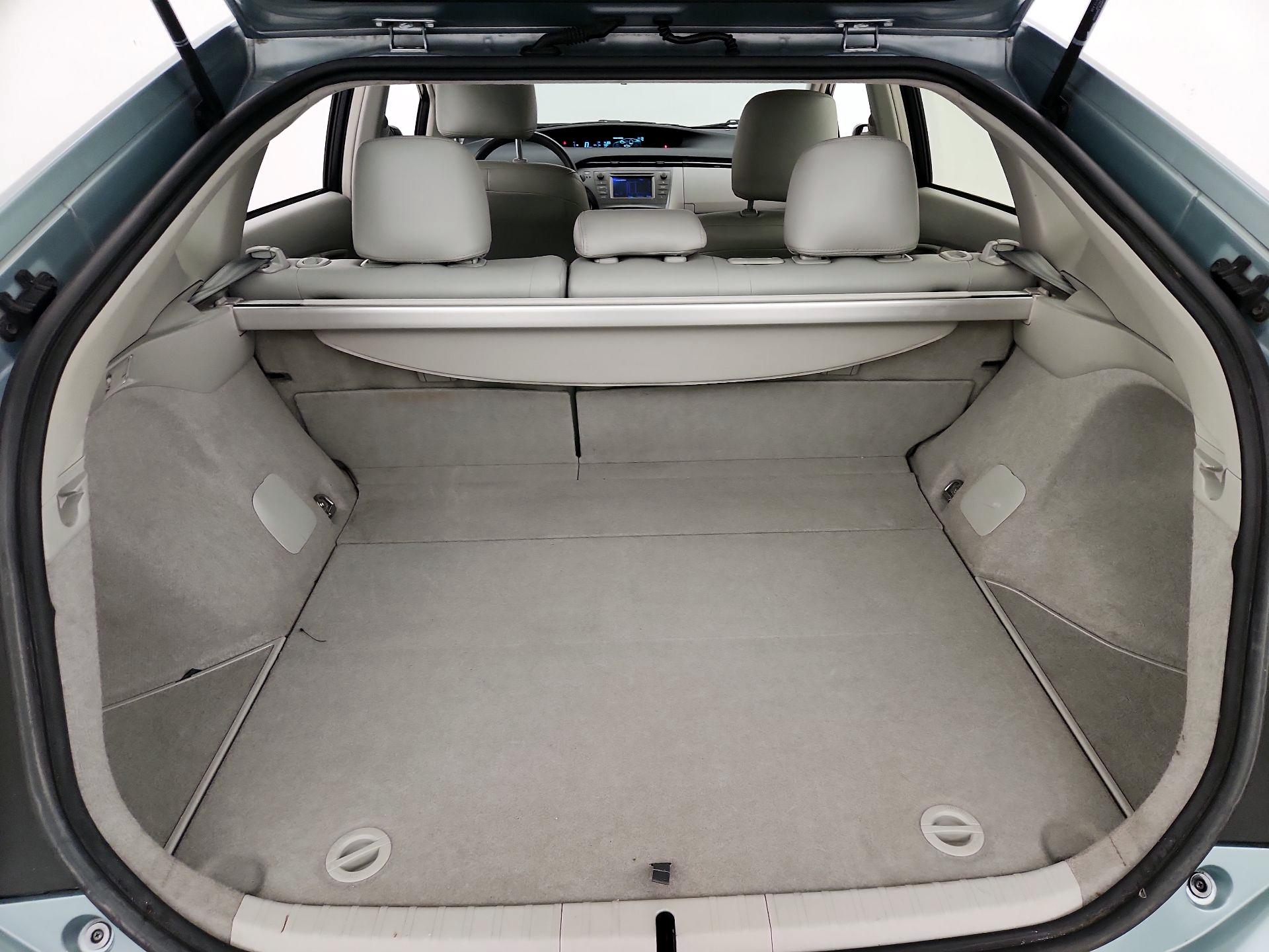 Thumbnail: 2014 Toyota Prius - 19