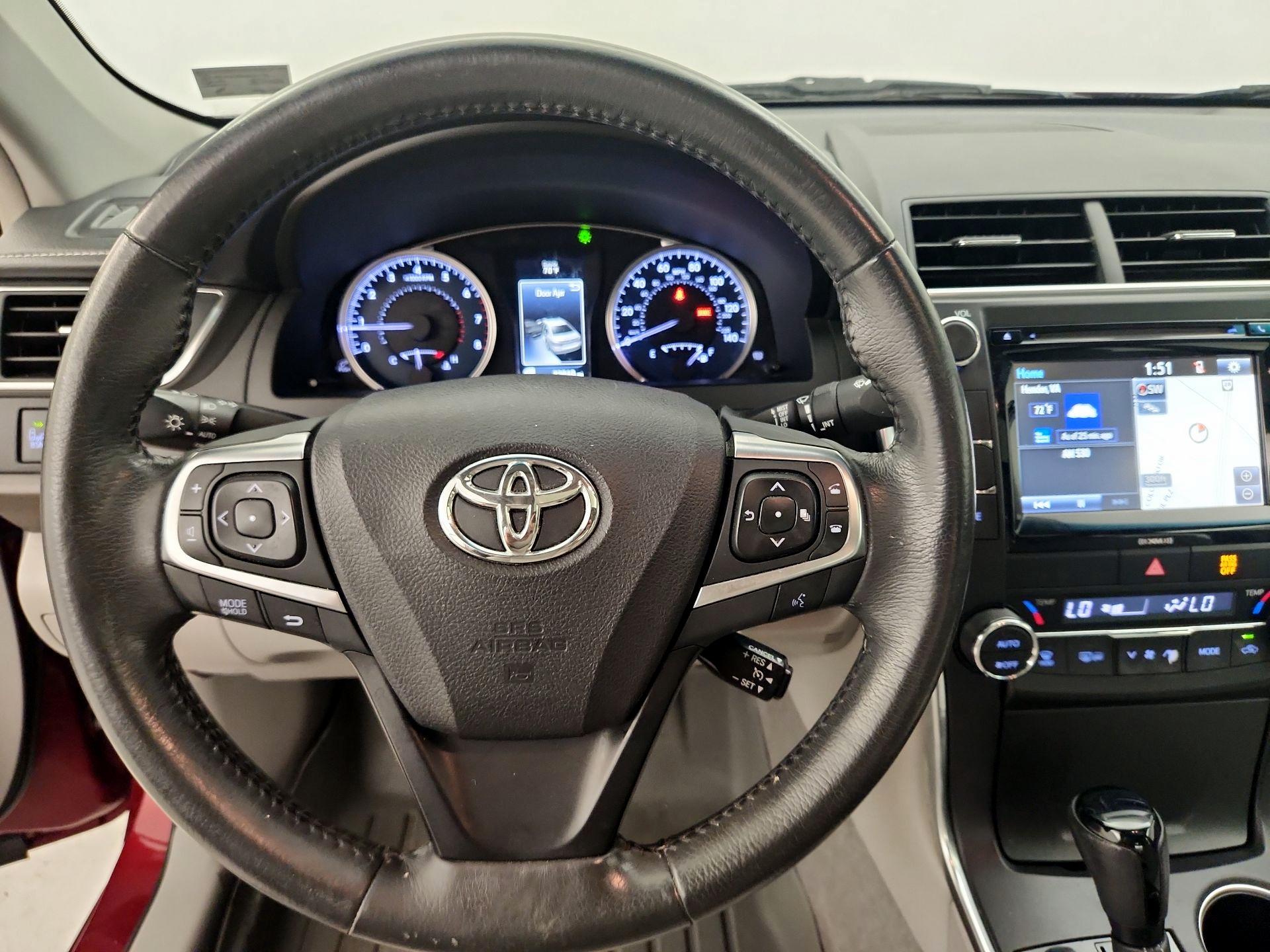 Thumbnail: 2016 Toyota Camry - 10
